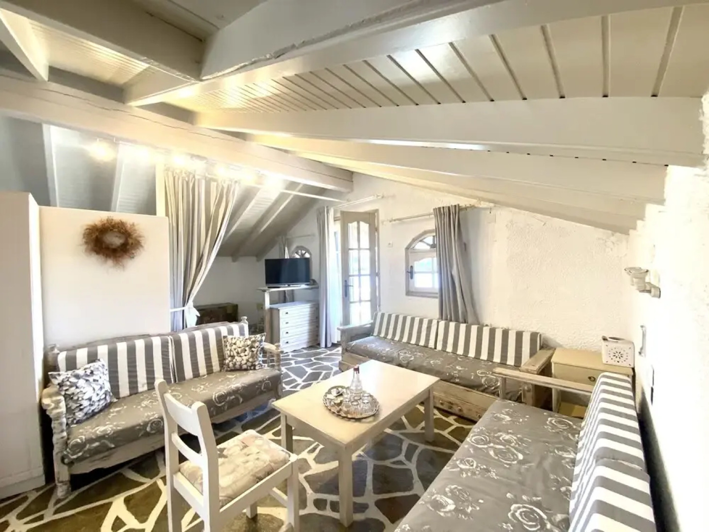 Sybota Seaside Retreat - Chique Marina Loft