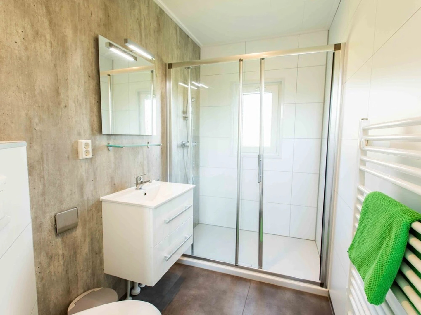 Luxurious Chalet with Outdoor Sauna, 5 Km. From Valkenburg