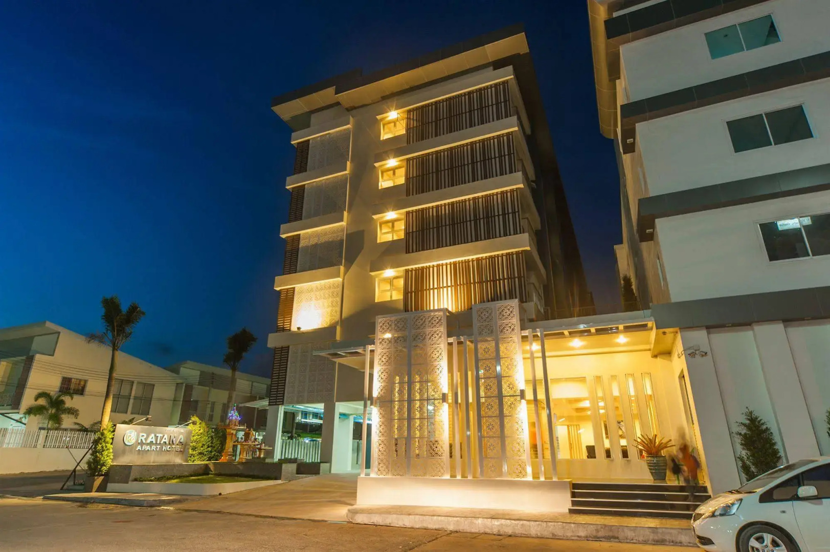 Ratana Apart-Hotel at Rassada
