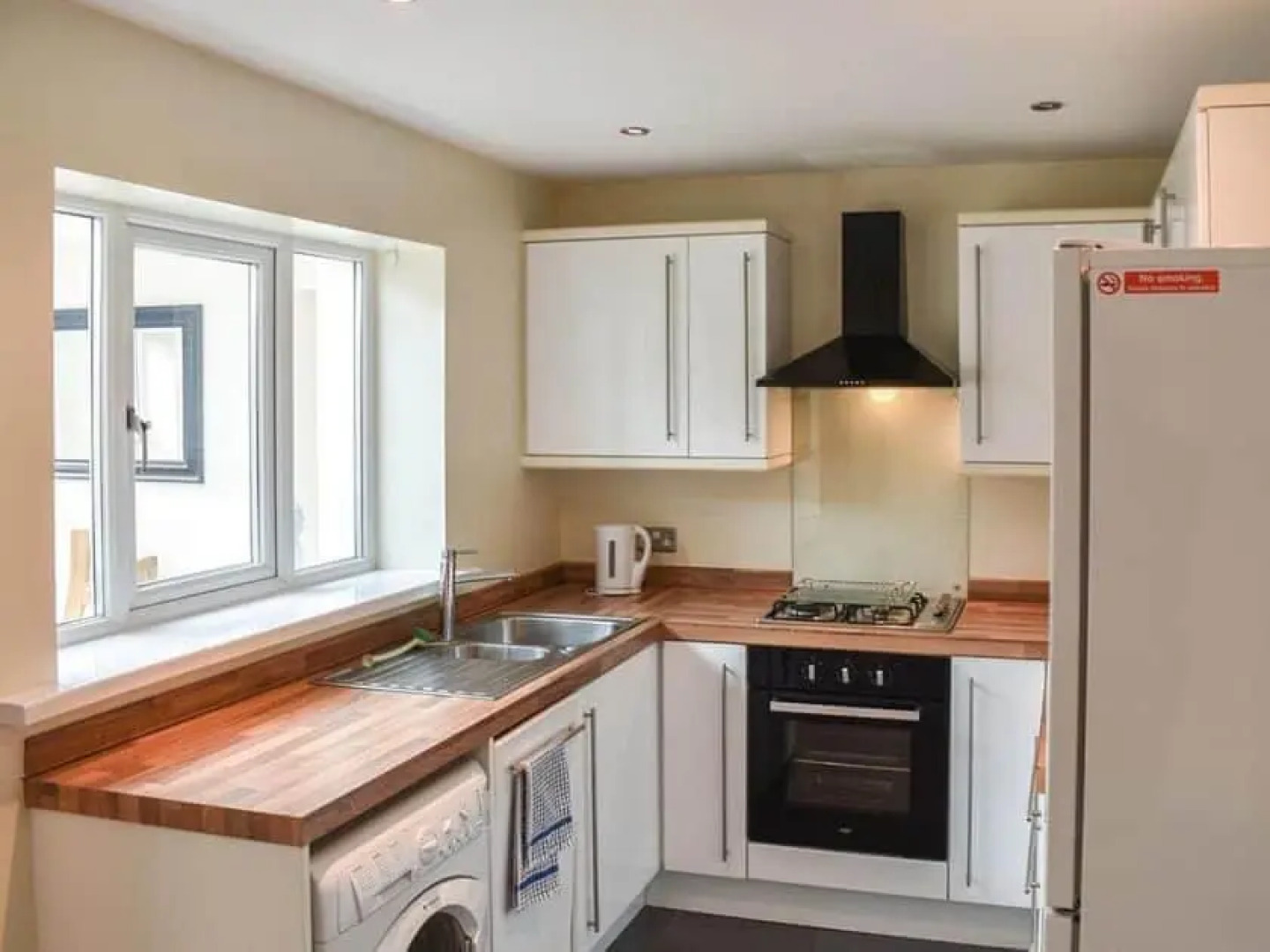 ThreeStorey Townhouse - Free parking