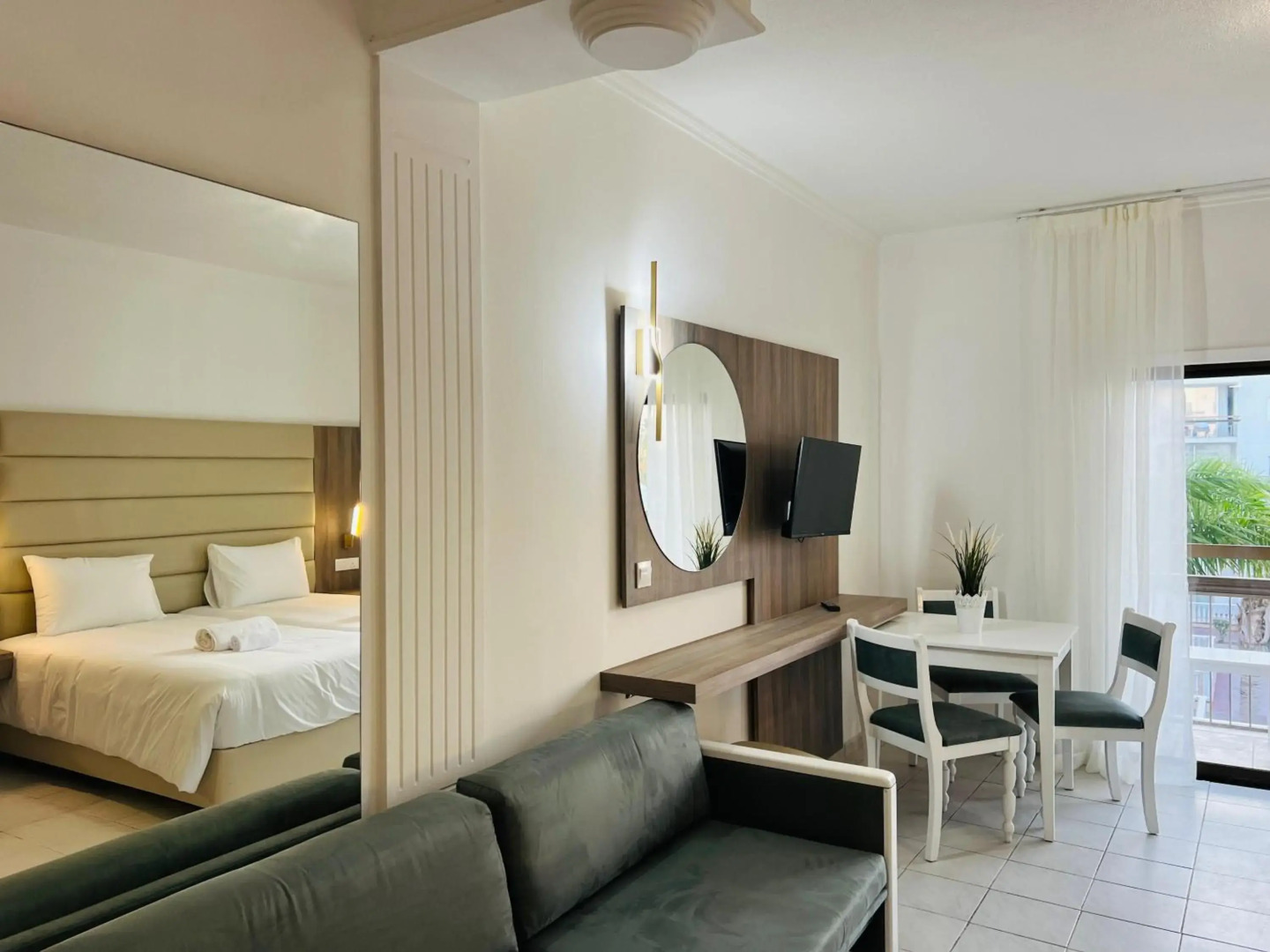 Marlita Beach Hotel Apartments