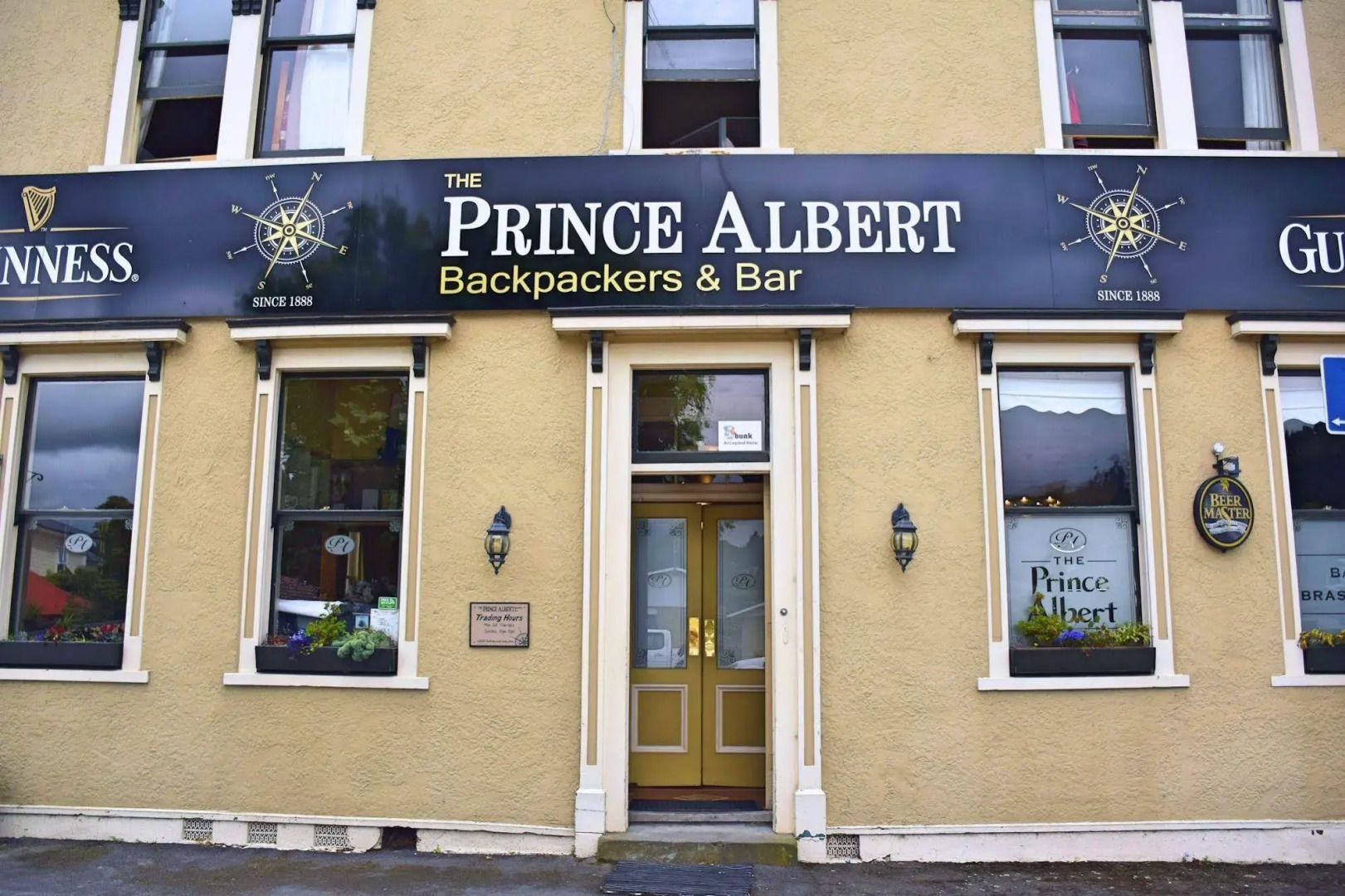 The Prince Albert Backpackers & Bar