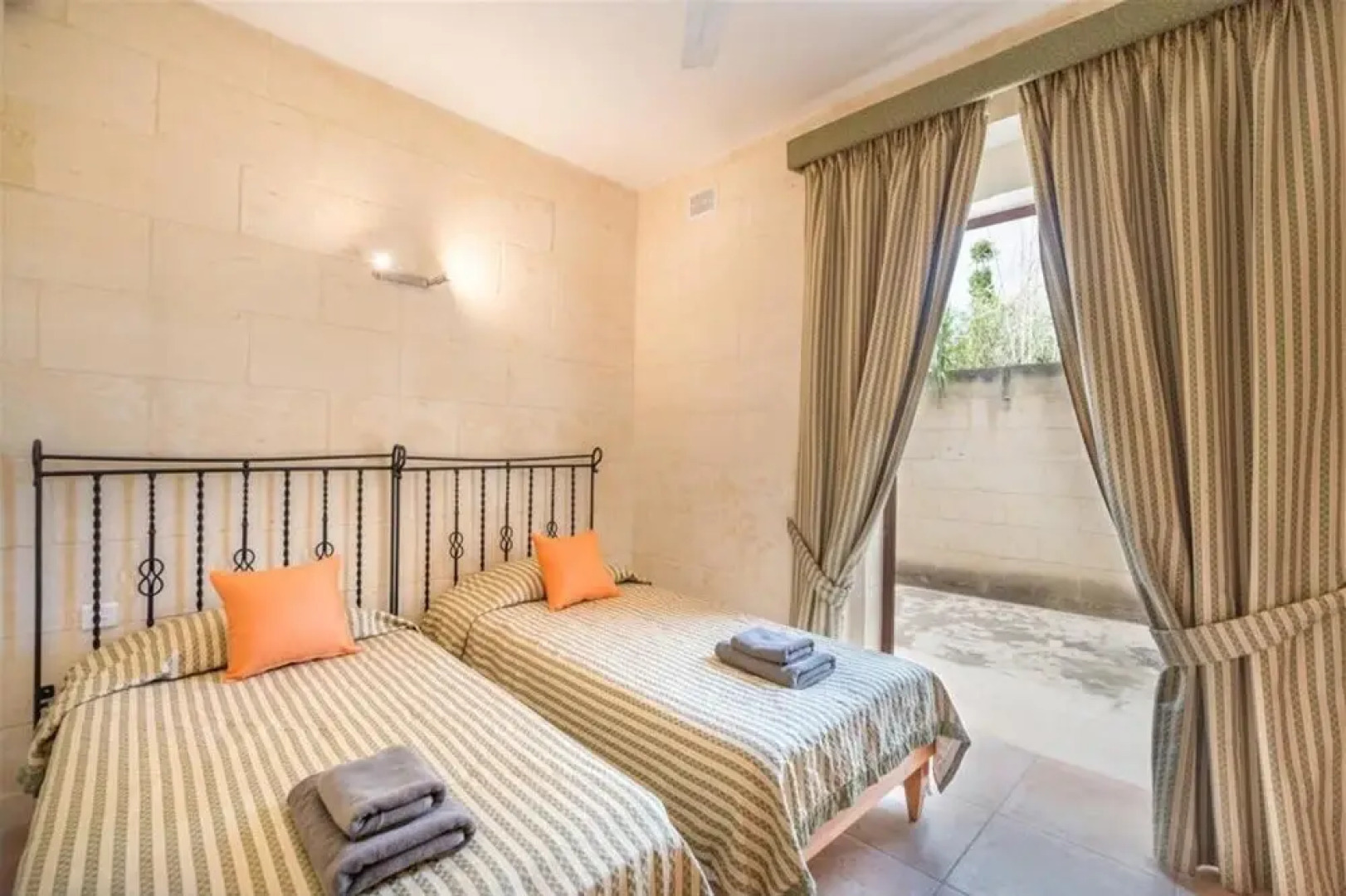 Ta Battista - Xewkija Holiday Home