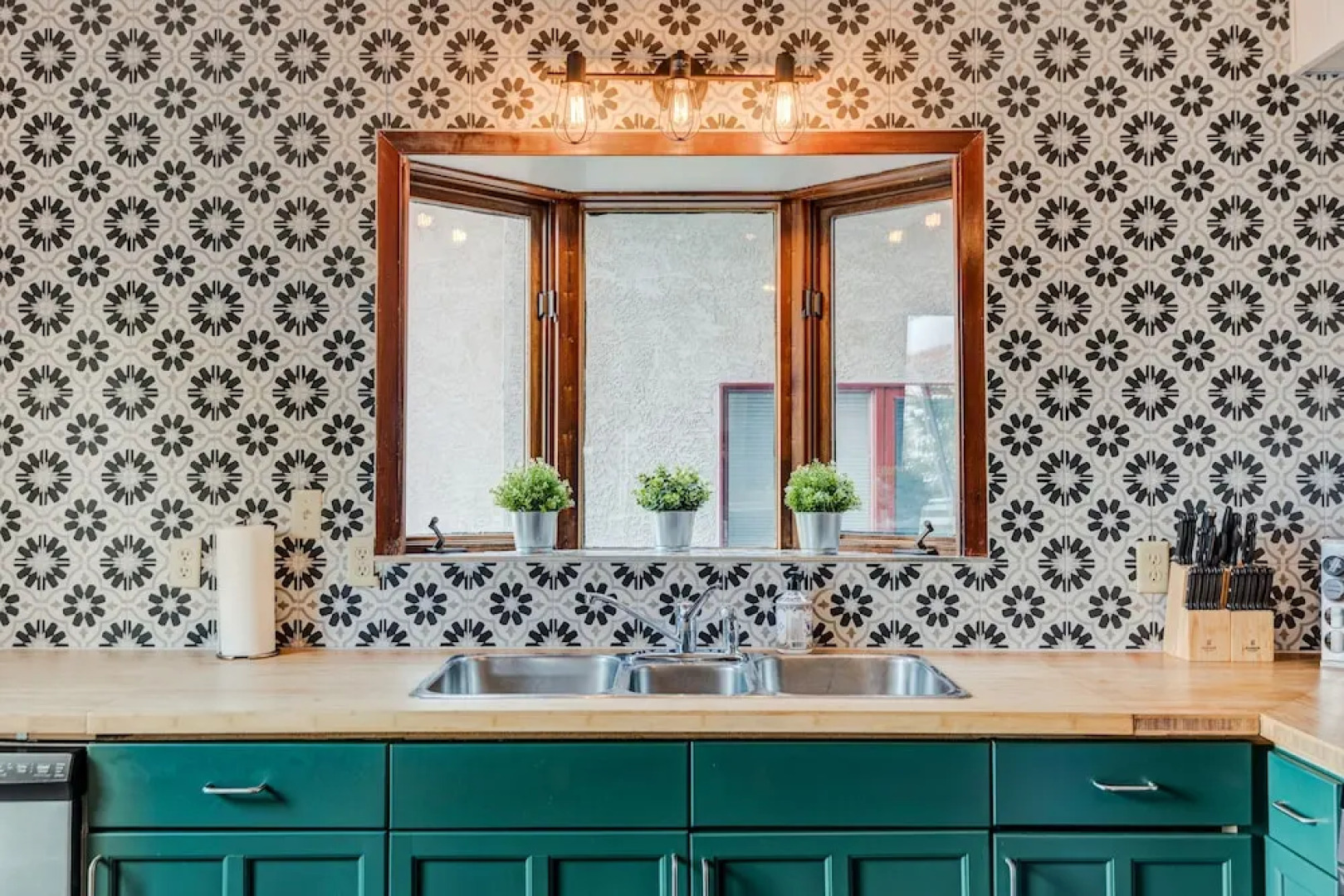 Rocky Mountain House - Sleeps 23