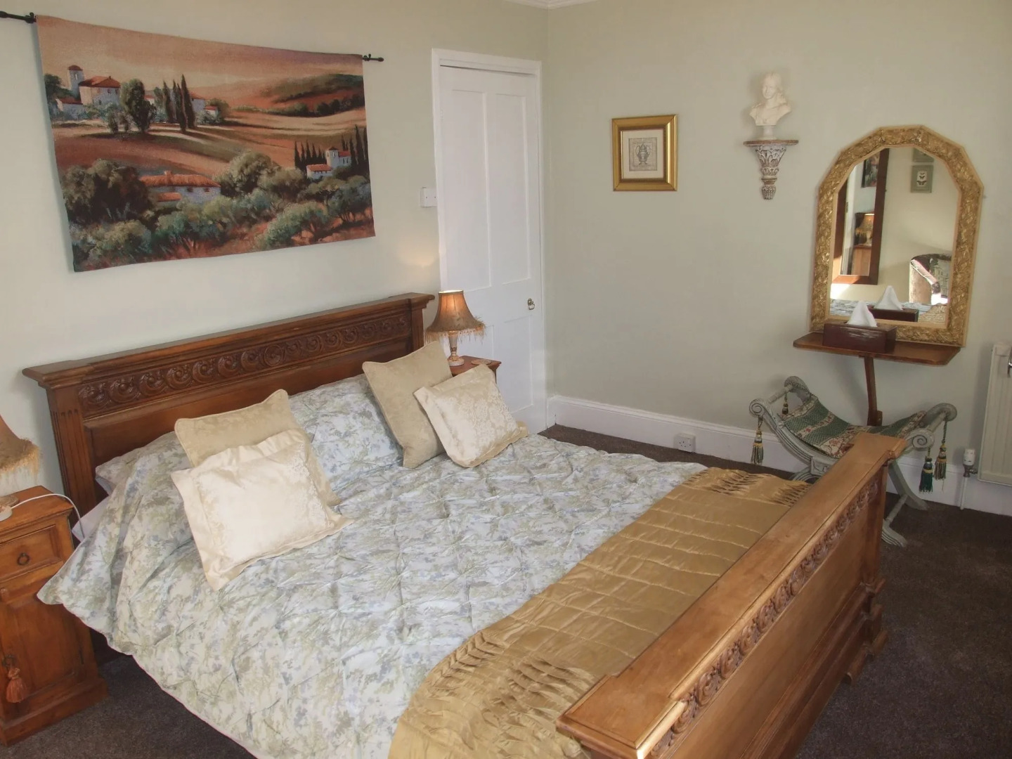 The Hillcroft - Boutique, Unique