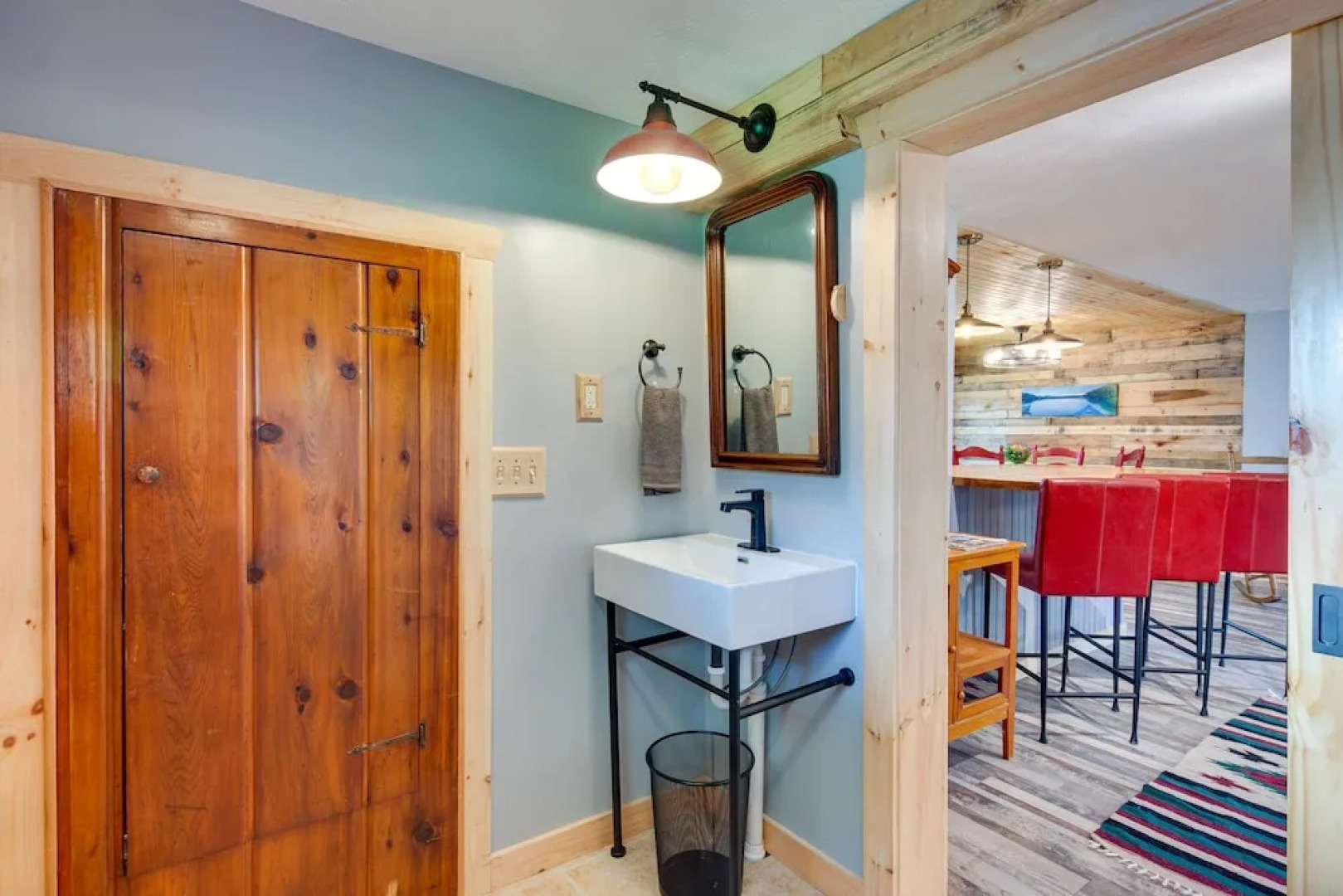 Charming Lake Chautauqua Home: Walk to Water!