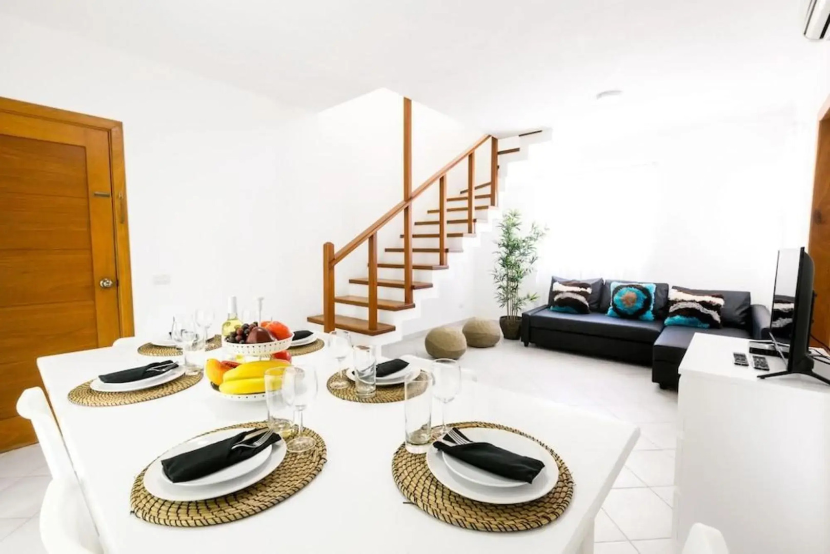 Tropicana Suites Deluxe Beach Club & Pool