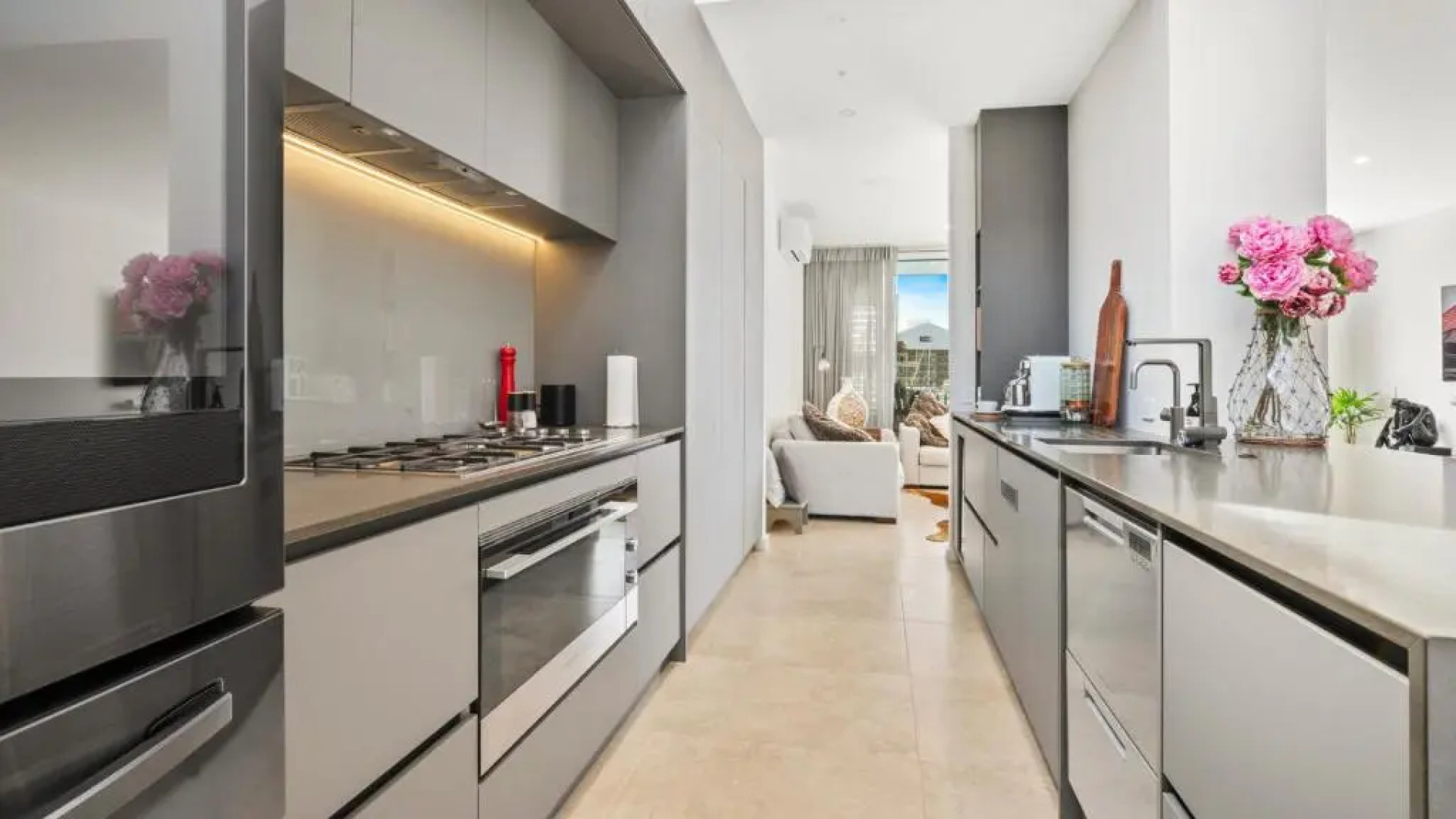 Tranquility Waters - Whangaparaoa Holiday Home