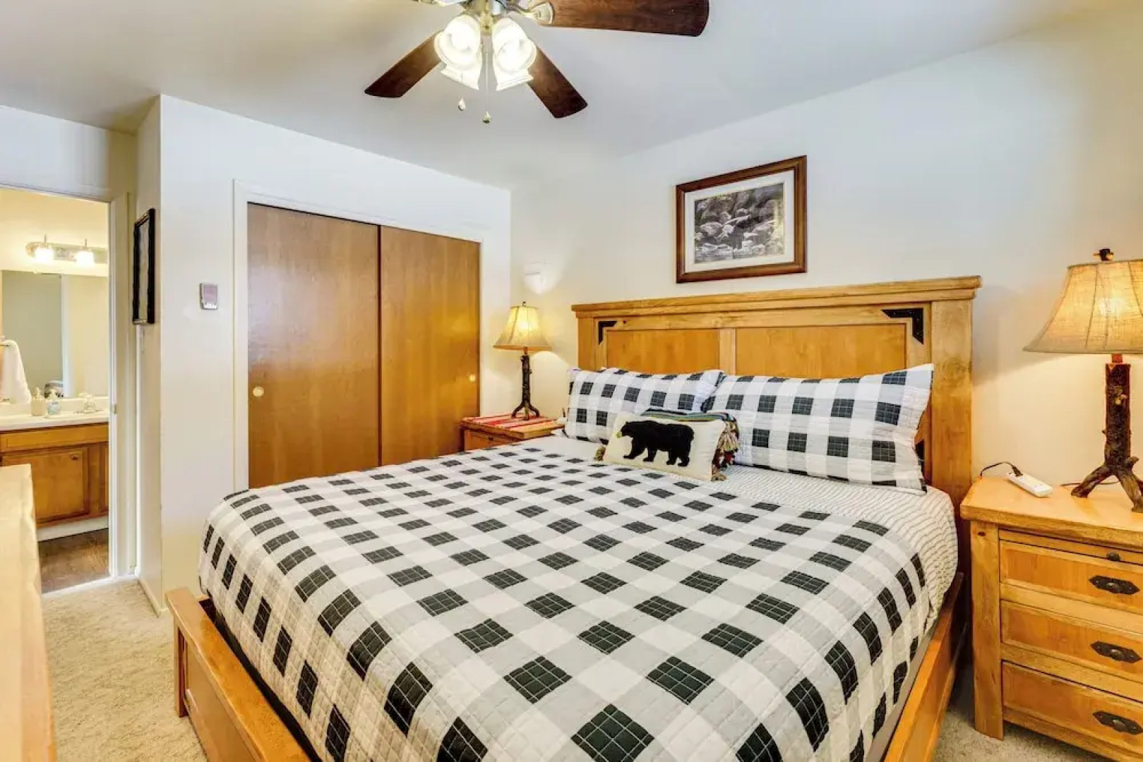 1/2 Mi to Skiing: Red River Condo w/ Free Shuttle!