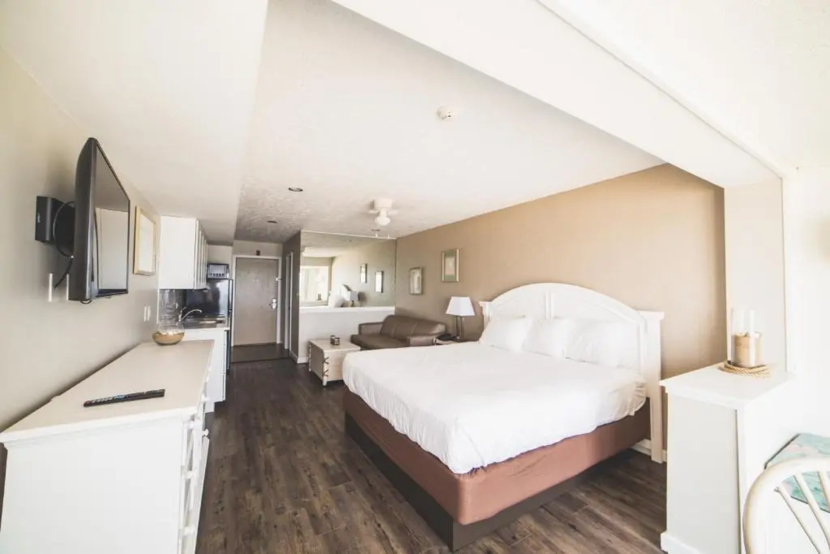 Surf Club Oceanfront Hotel