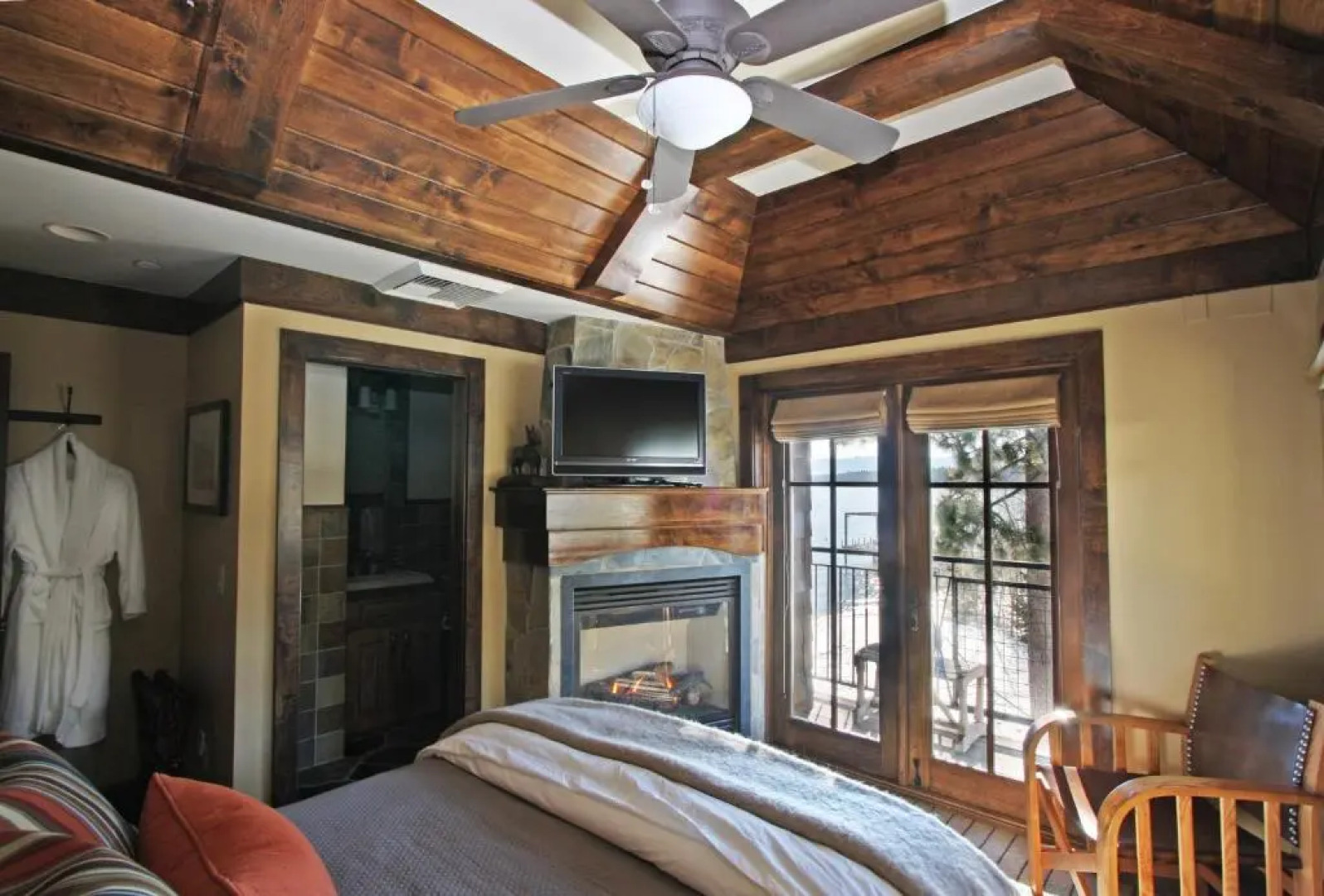 West Shore Cafe and Inn