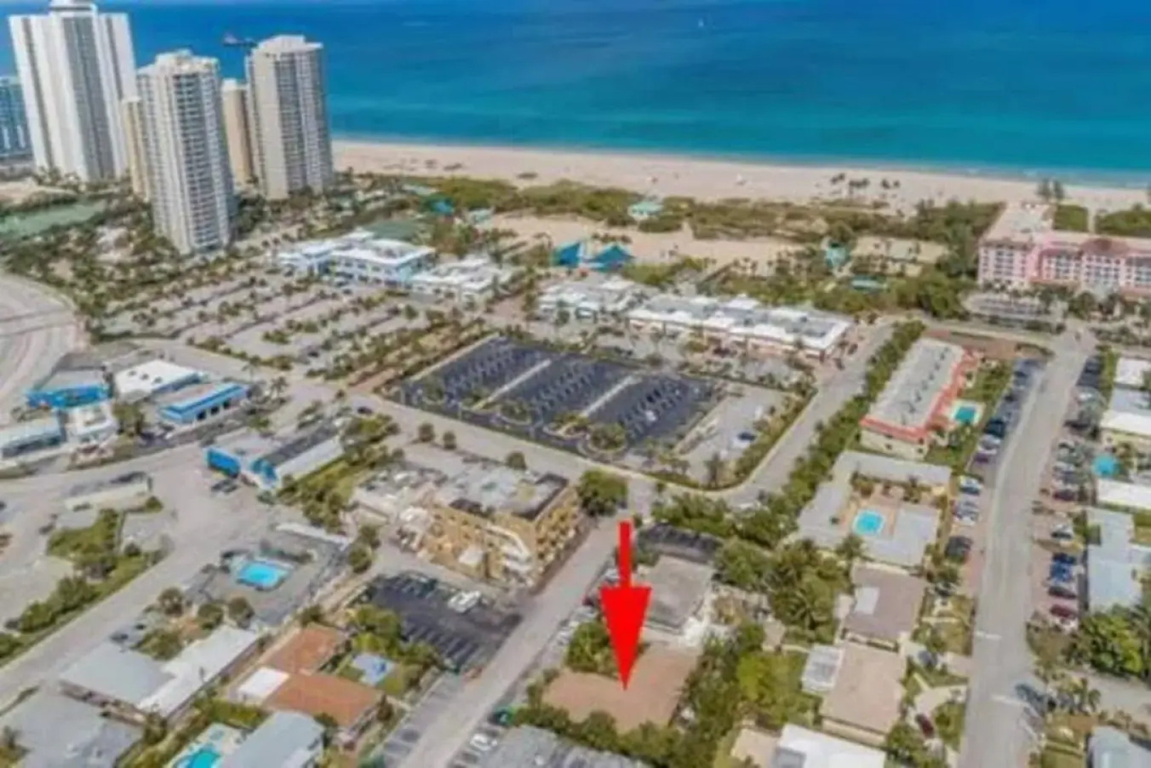 Apartment 1 block from beach and shops