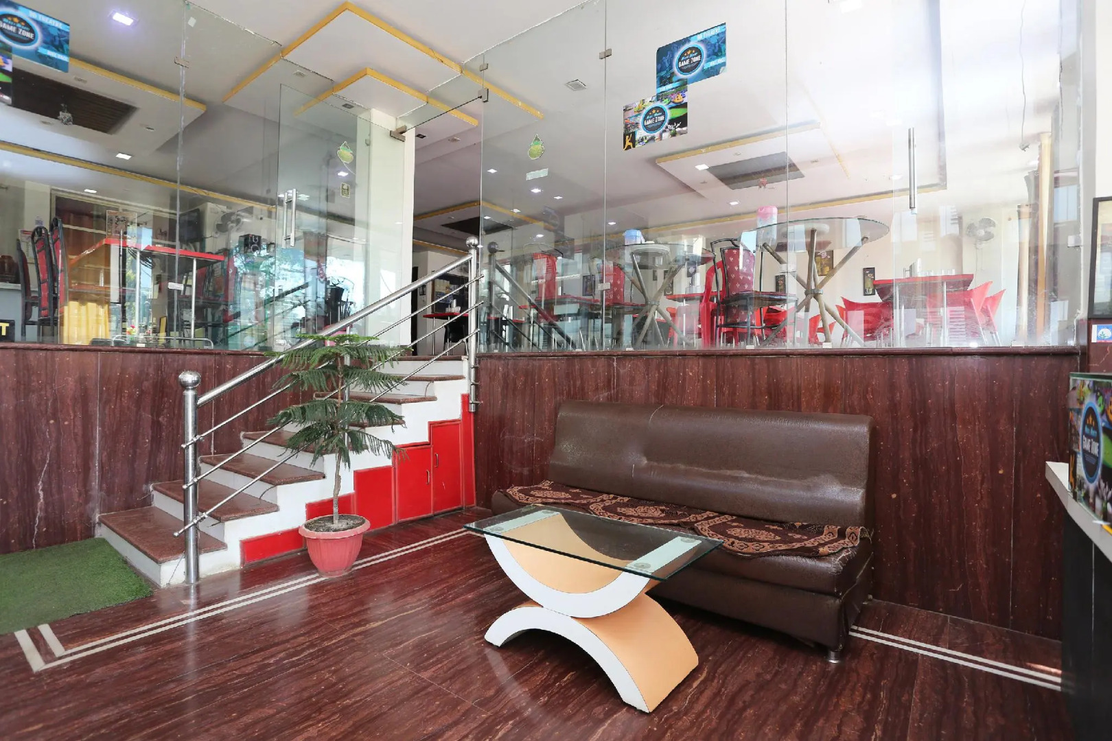 OYO 7828 Hotel Saket