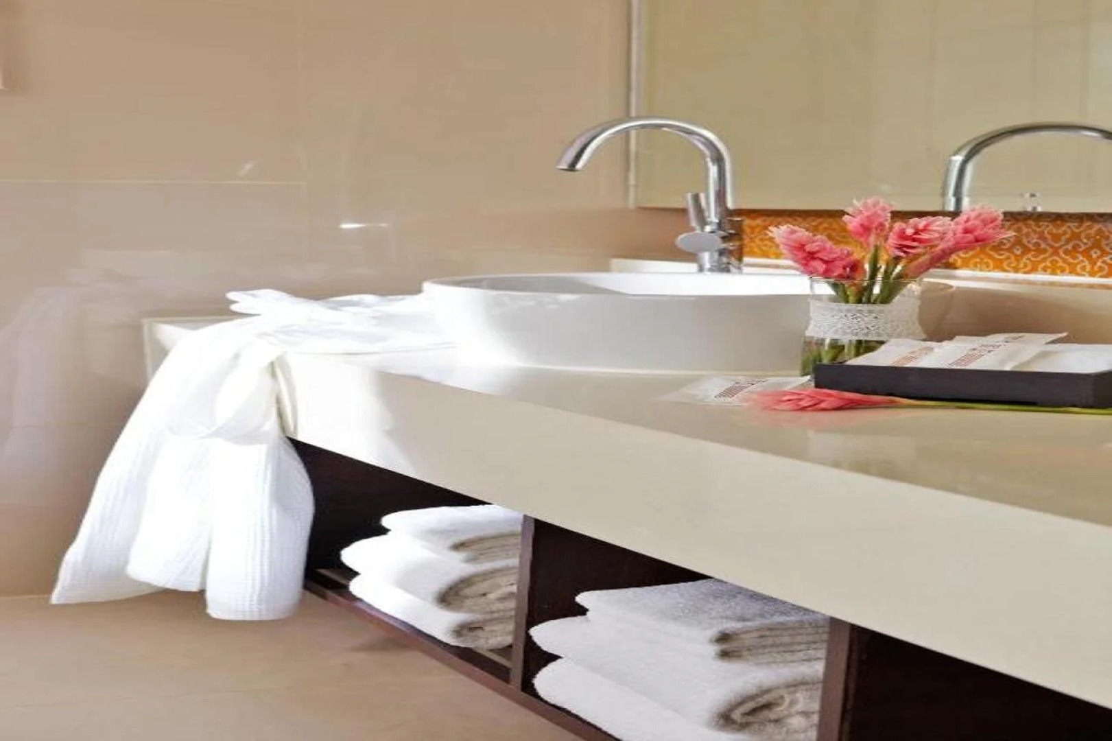 Sareeraya Villas & Suites