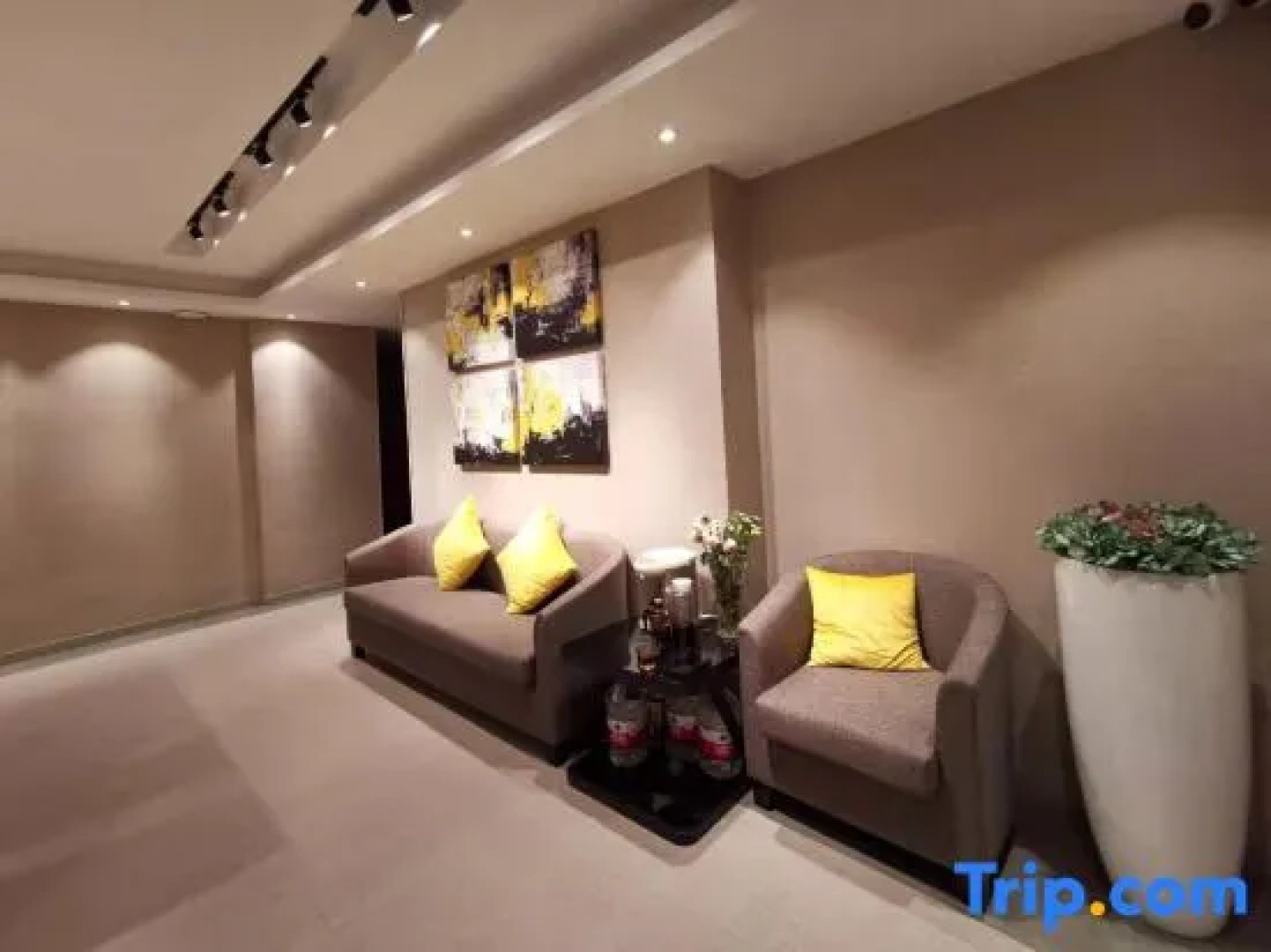 Yiju Collection Hotel (Mohe Beijixing Square)