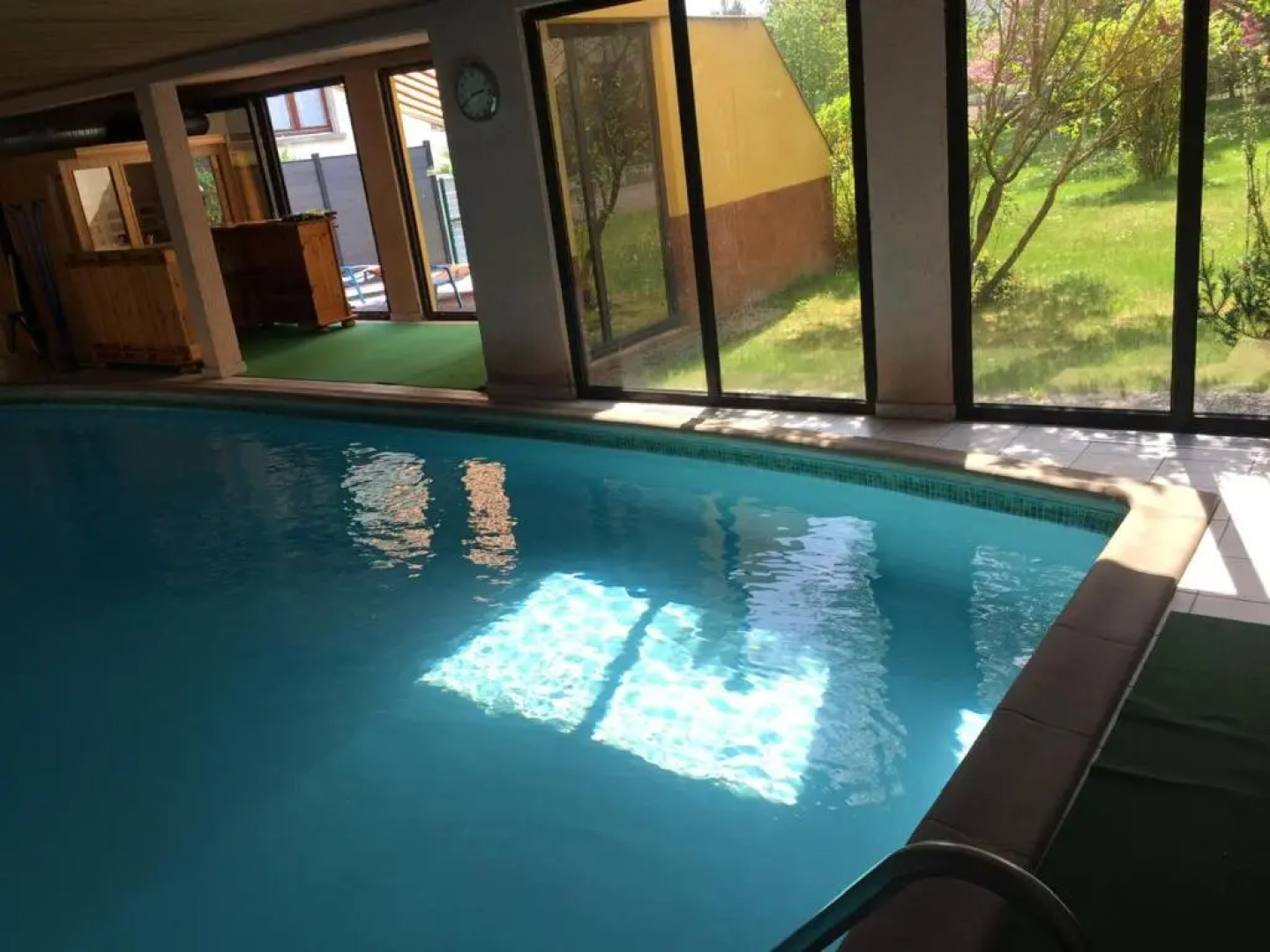 Grande Chambre climatisée chez Xavier