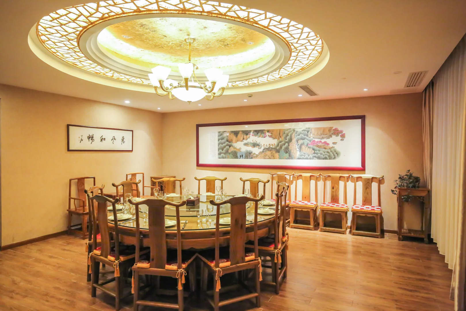 New Knight Royal Hotel Airport and International Resort