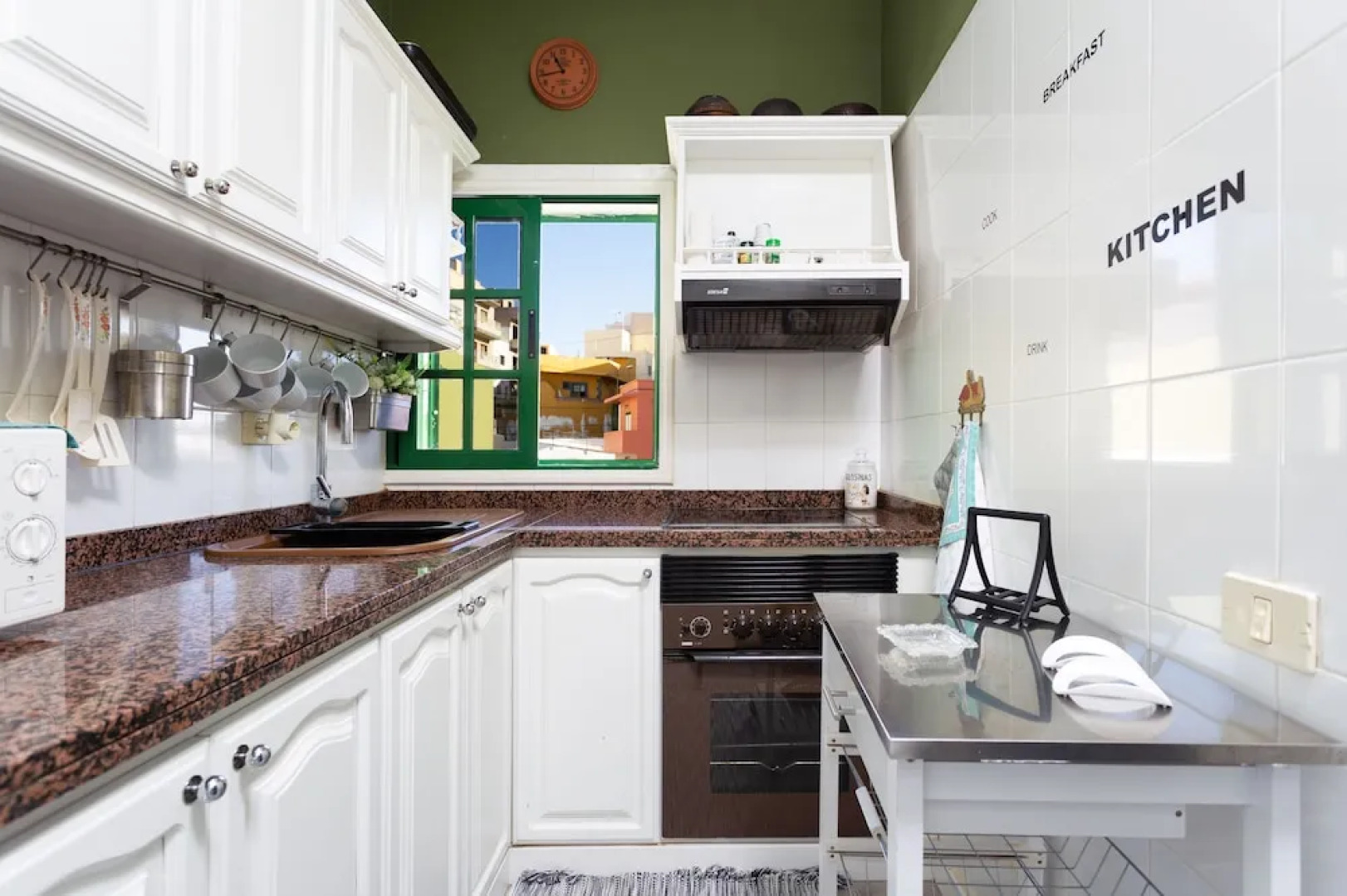 HomeLike Stunning Sea Front House with Wifi