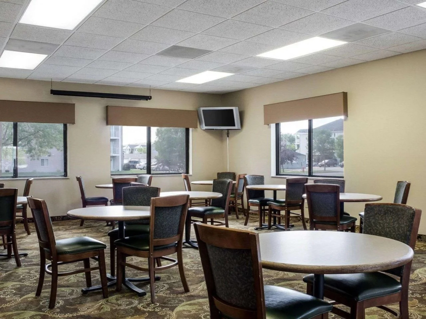 Quality Suites Near West Acres