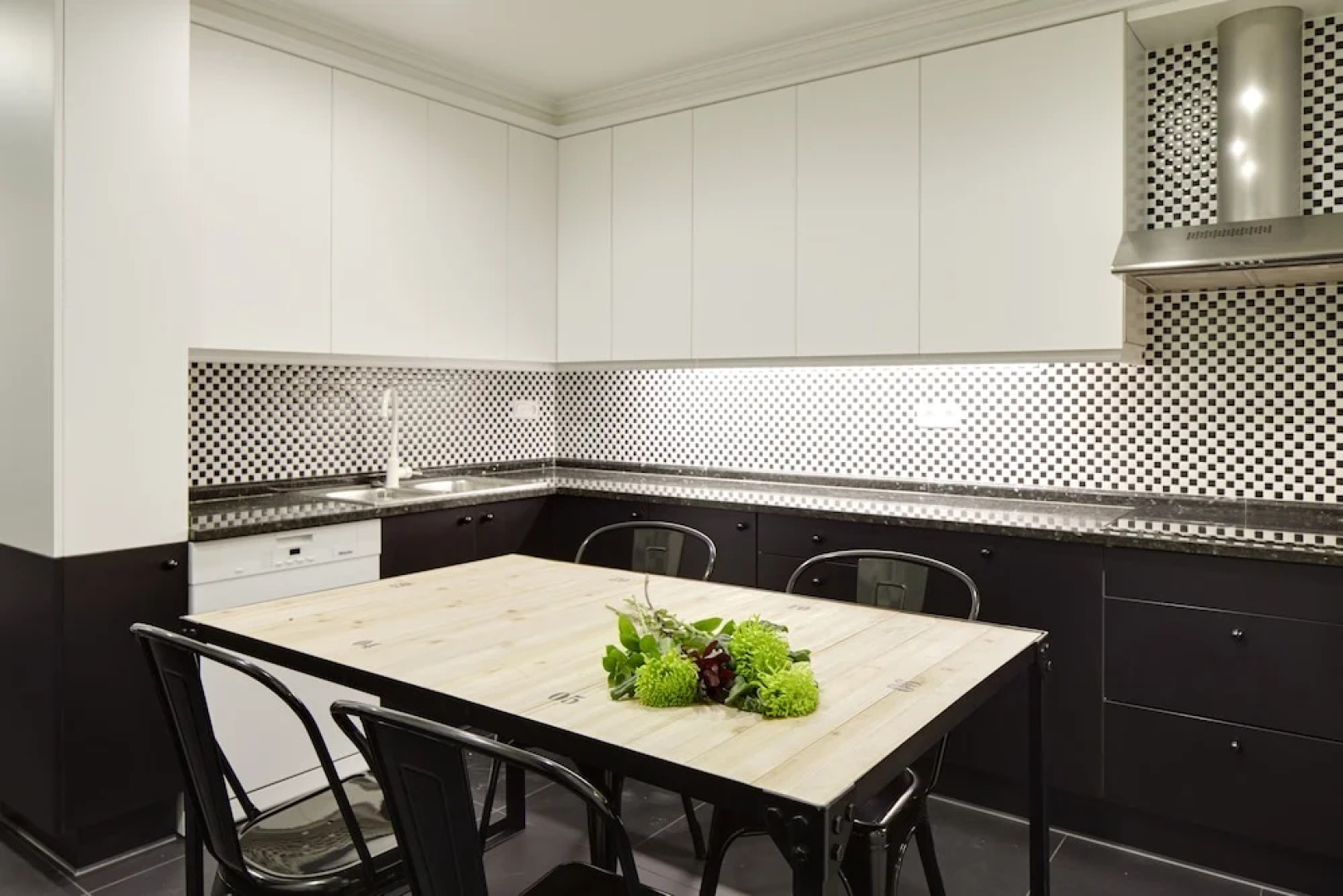 Playa de La Concha 4 Apartment by FeelFree Rentals