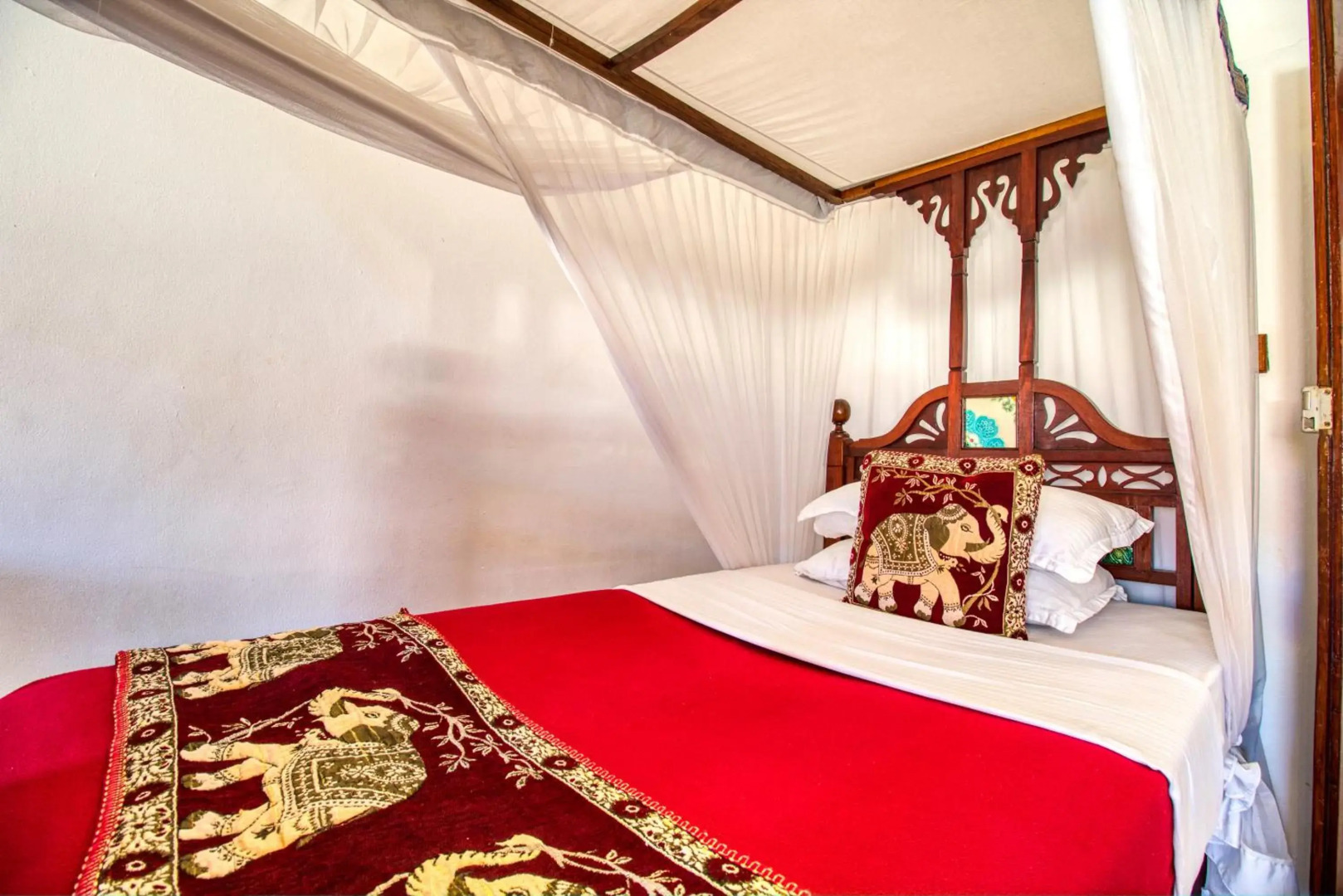 Tembo House Hotel & Apartments