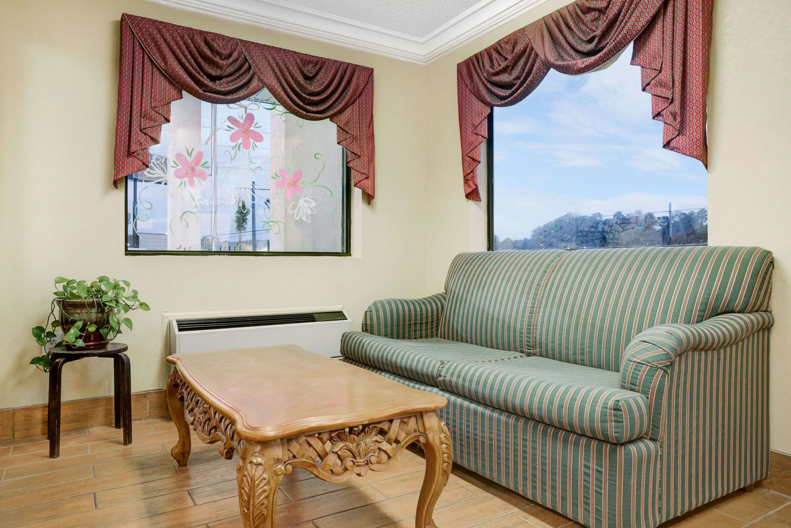 Days Inn by Wyndham Macon I-475