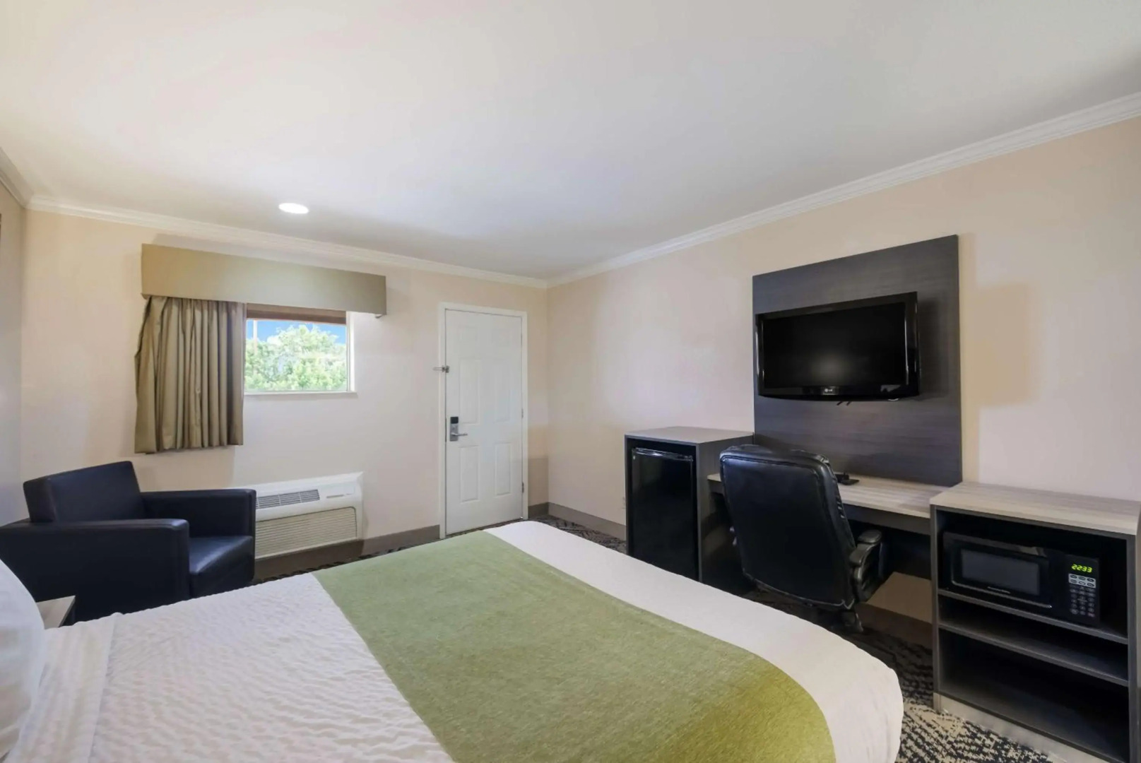 Holiday Inn Express Hotel & Suites Pittsburg by IHG
