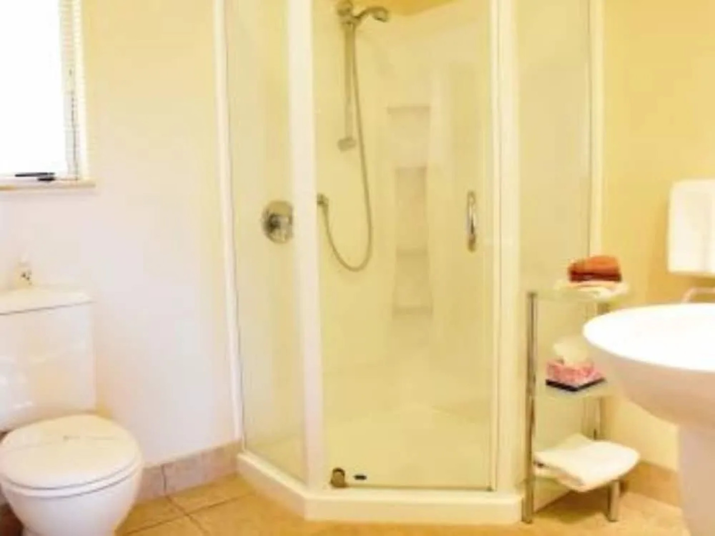 BKs Chardonnay Motor Lodge