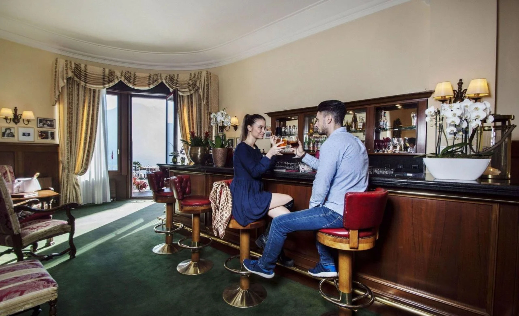 International au Lac Historic Lakeside Hotel