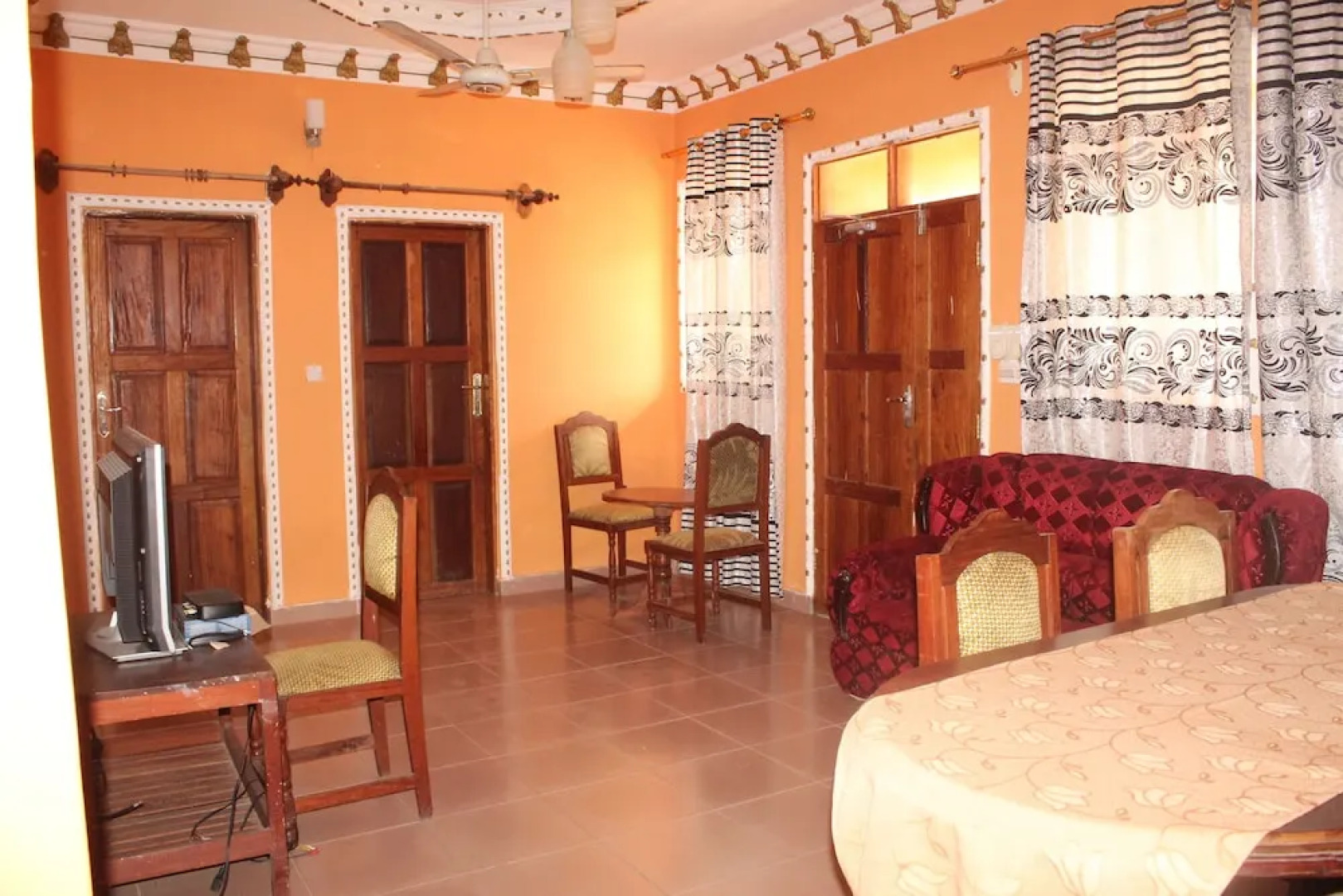 Pwani Vanilla House & Restaurant