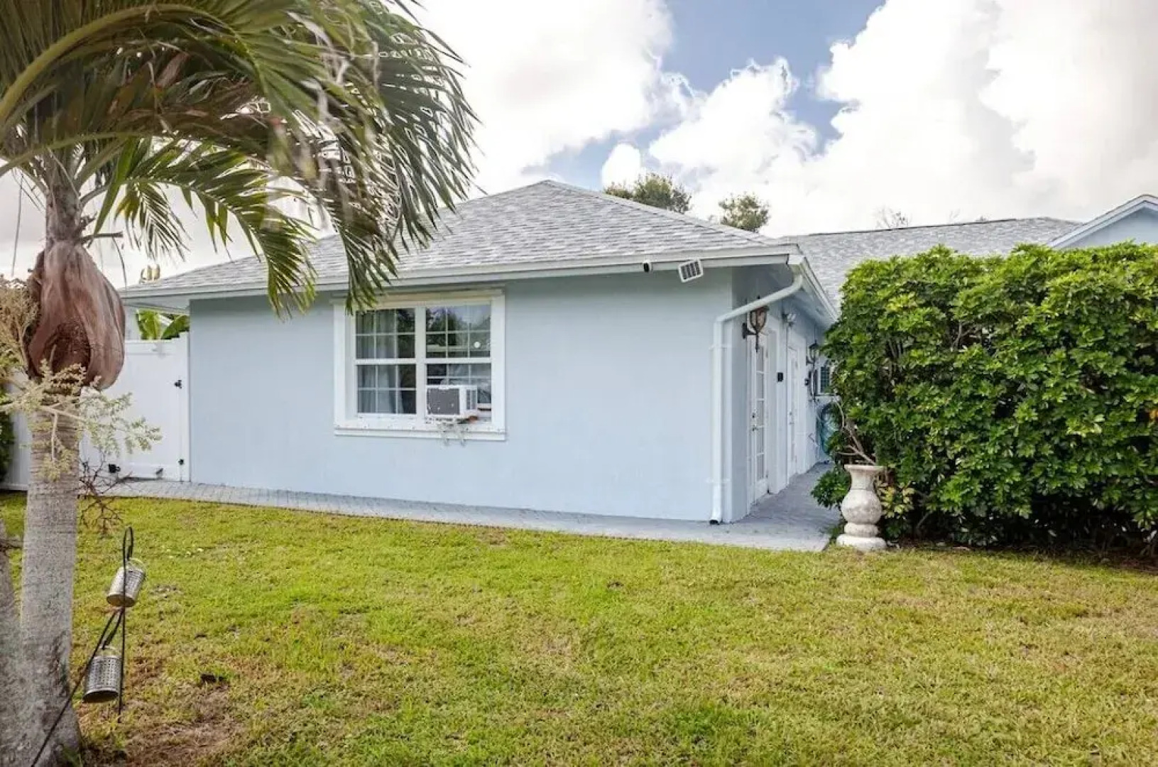 Room in Guest Room - Small Studio Apartment