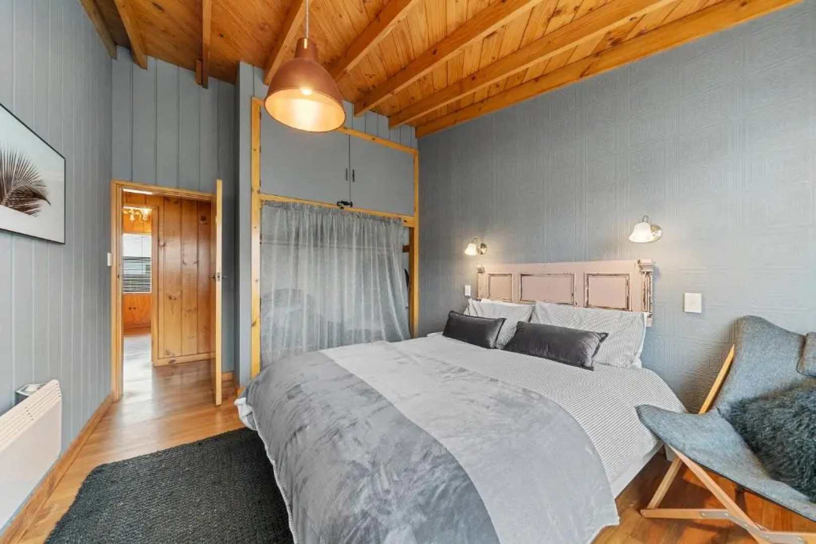 The Walnut Tree House - Martinborough Holiday Home