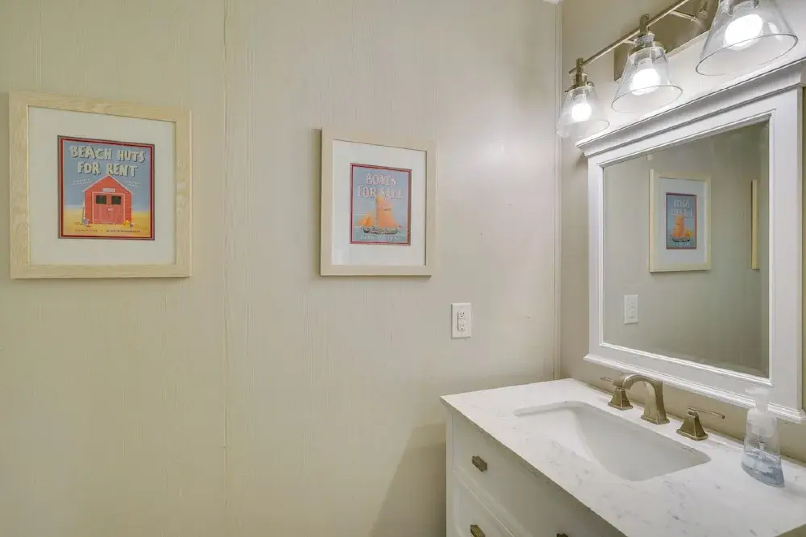 Sunny Corolla Home: Walk to Beach!