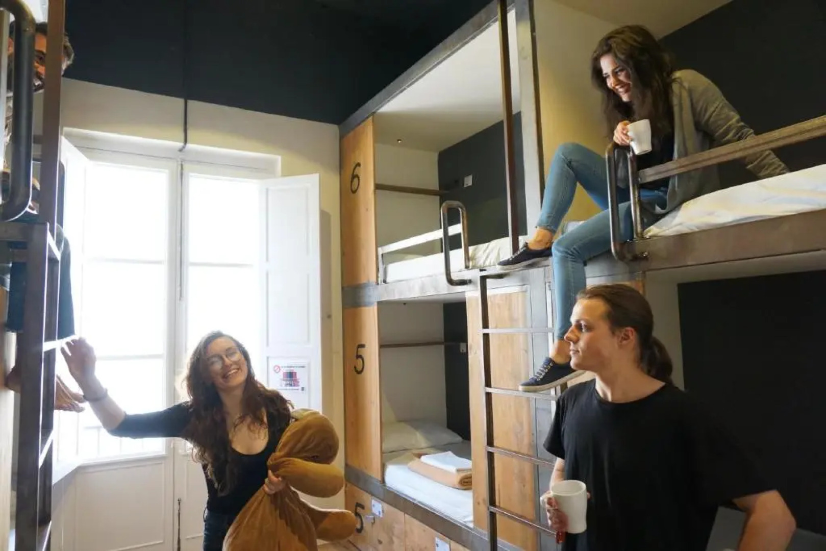 Black Swan Hostel Sevilla