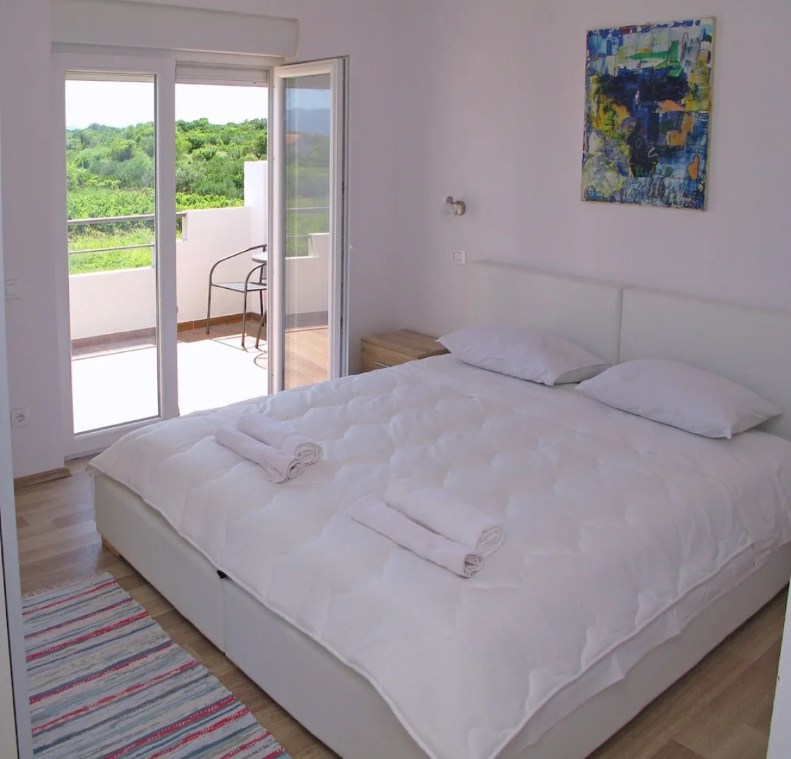 A2 - Modern apt With Balcony, sea View & Parking