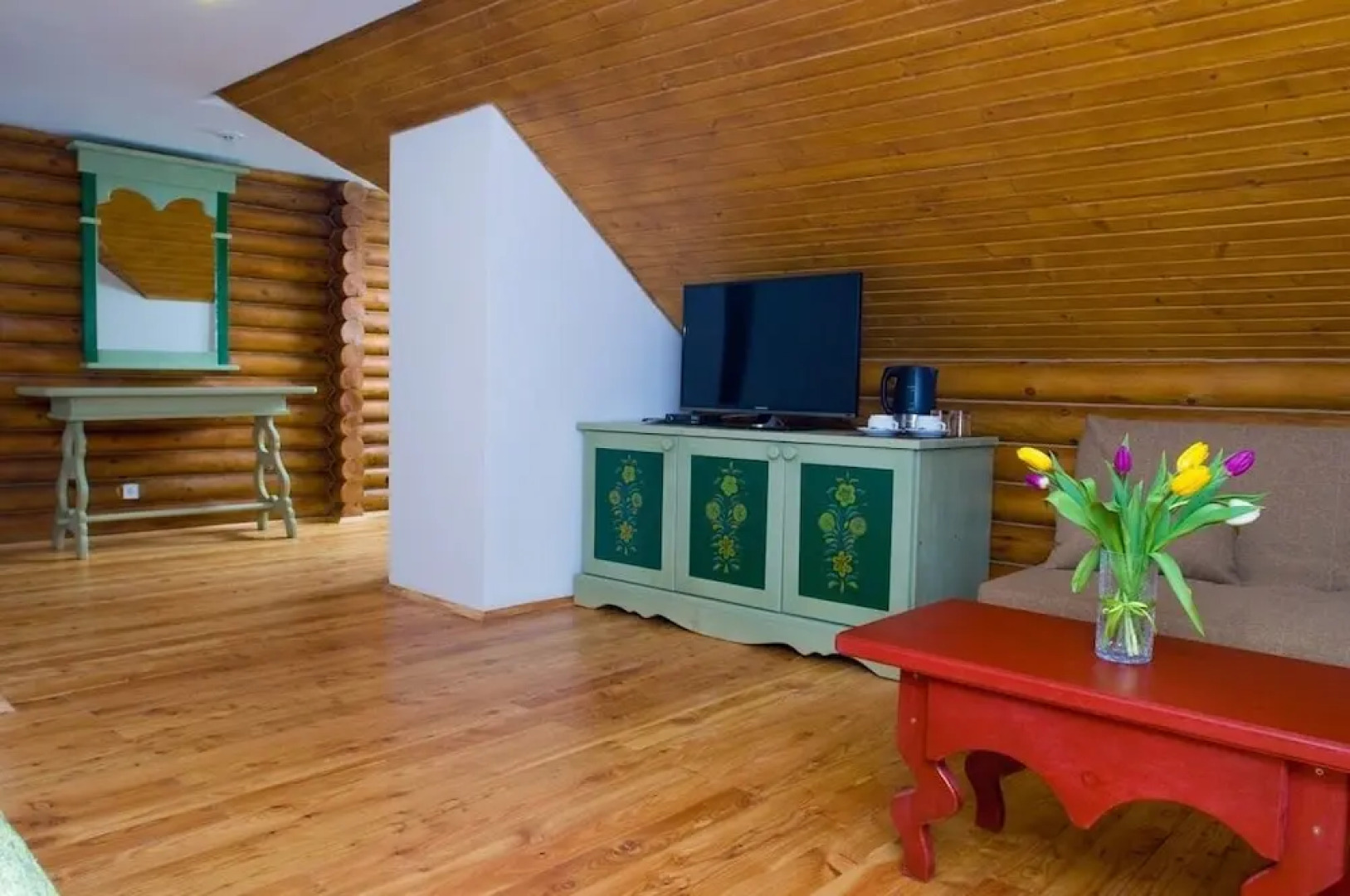 Отель «Кривое озеро»