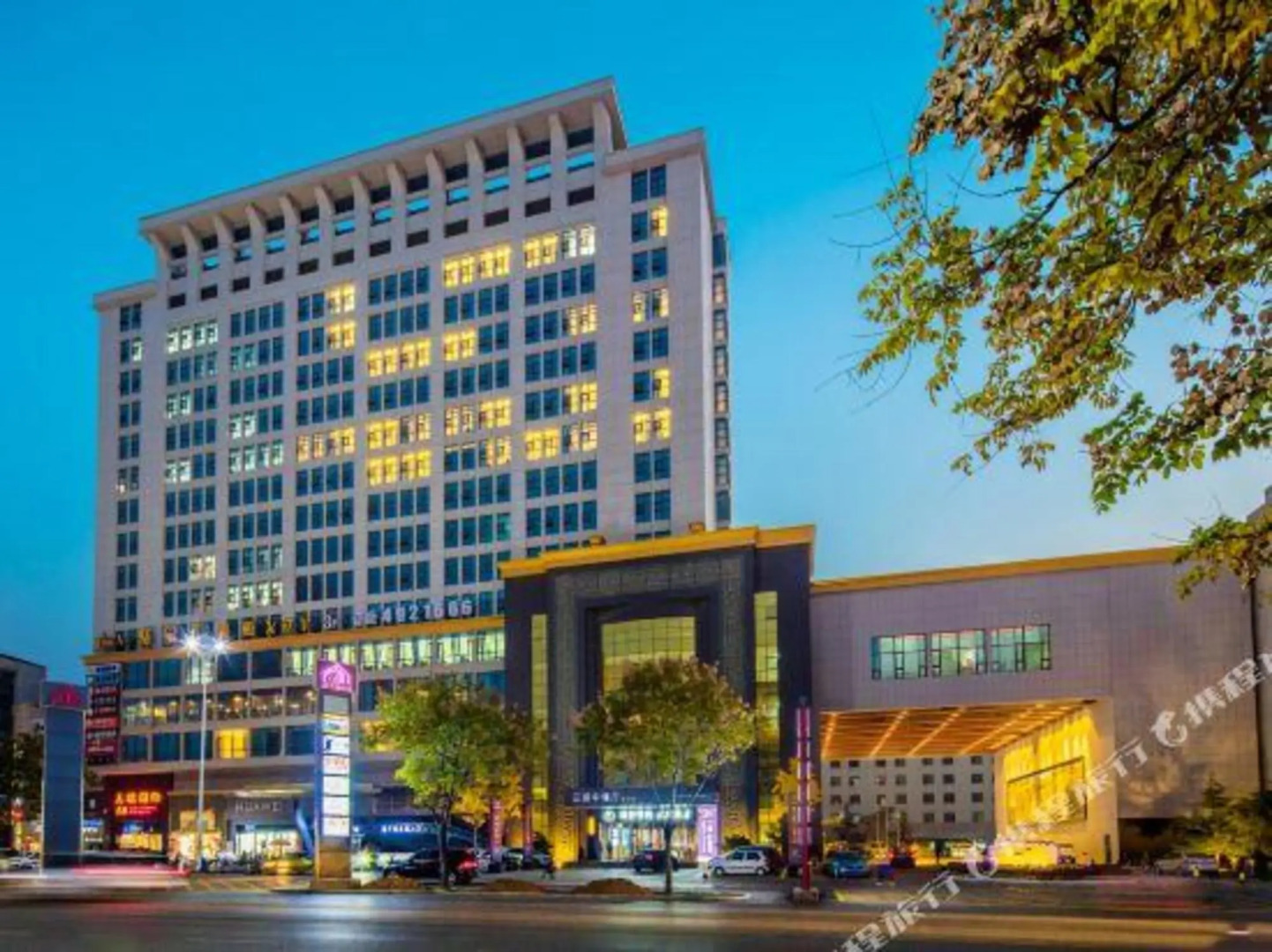 Yicheng three qi hotel