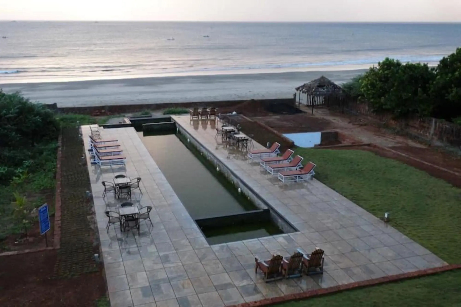 Avisa Nila Beach Resort