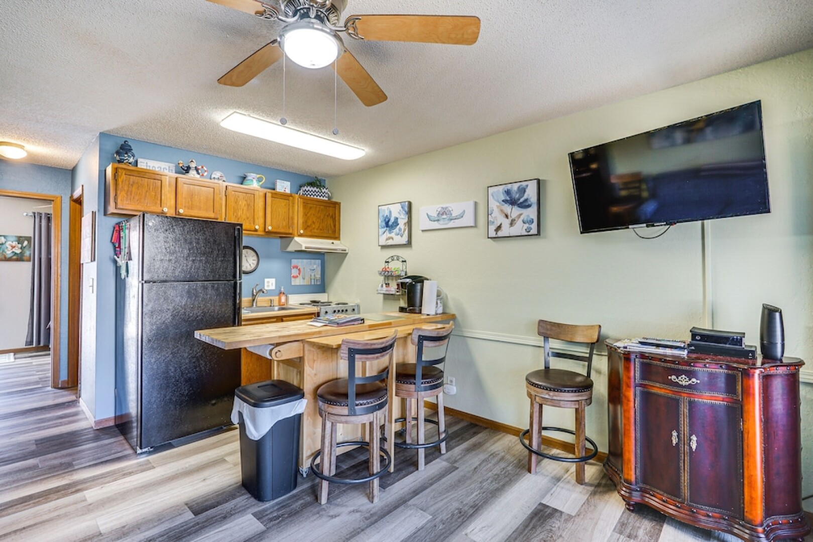 Village of Four Seasons Condo w/ Lake Access