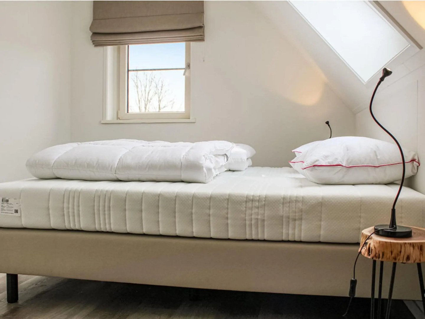 Villa with enclosed garden, in a holiday park on the water in Friesland