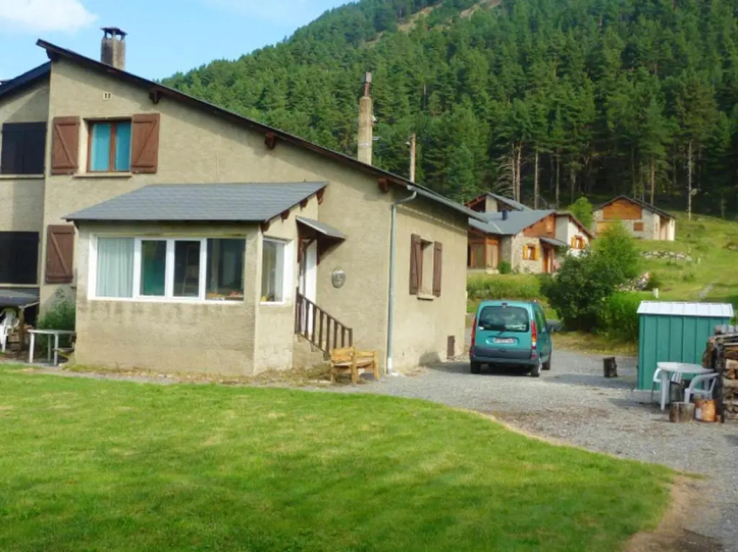 Maison de 4 chambres avec jardin amenage a Fontrabiouse a 8 km des pistes