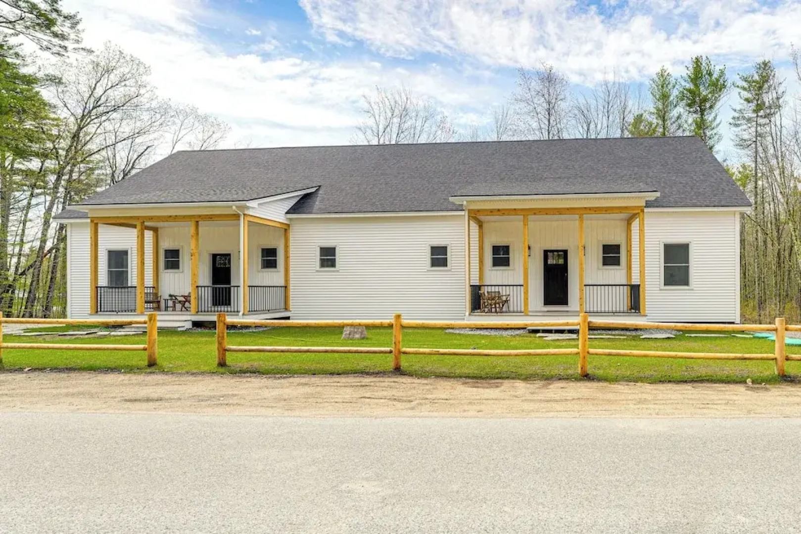 Walk to Sebago Town Beach: Luxe Townhome w/ Grill