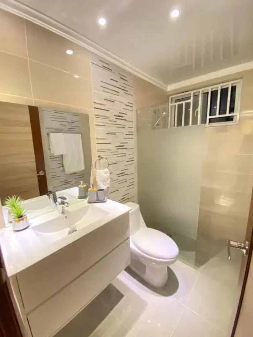 Apartamento Completo en Higüey, 3 habitaciones, 2 baños y 2 parqueos