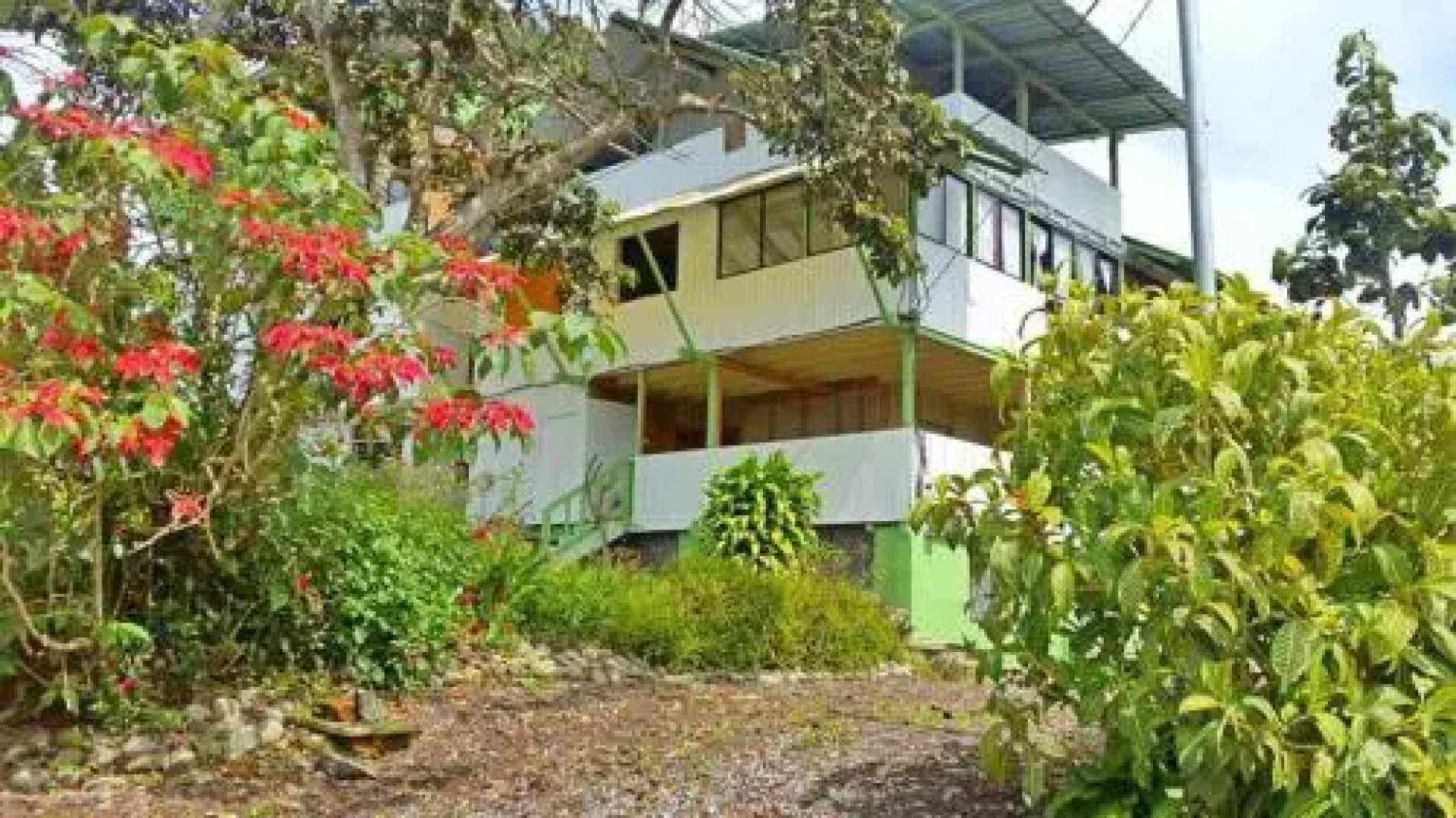 Pacto Retreat Hostel