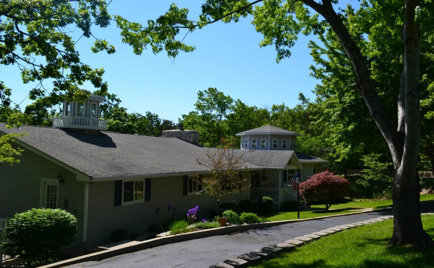 Anchor Inn on The Lake Bed and Breakfast
