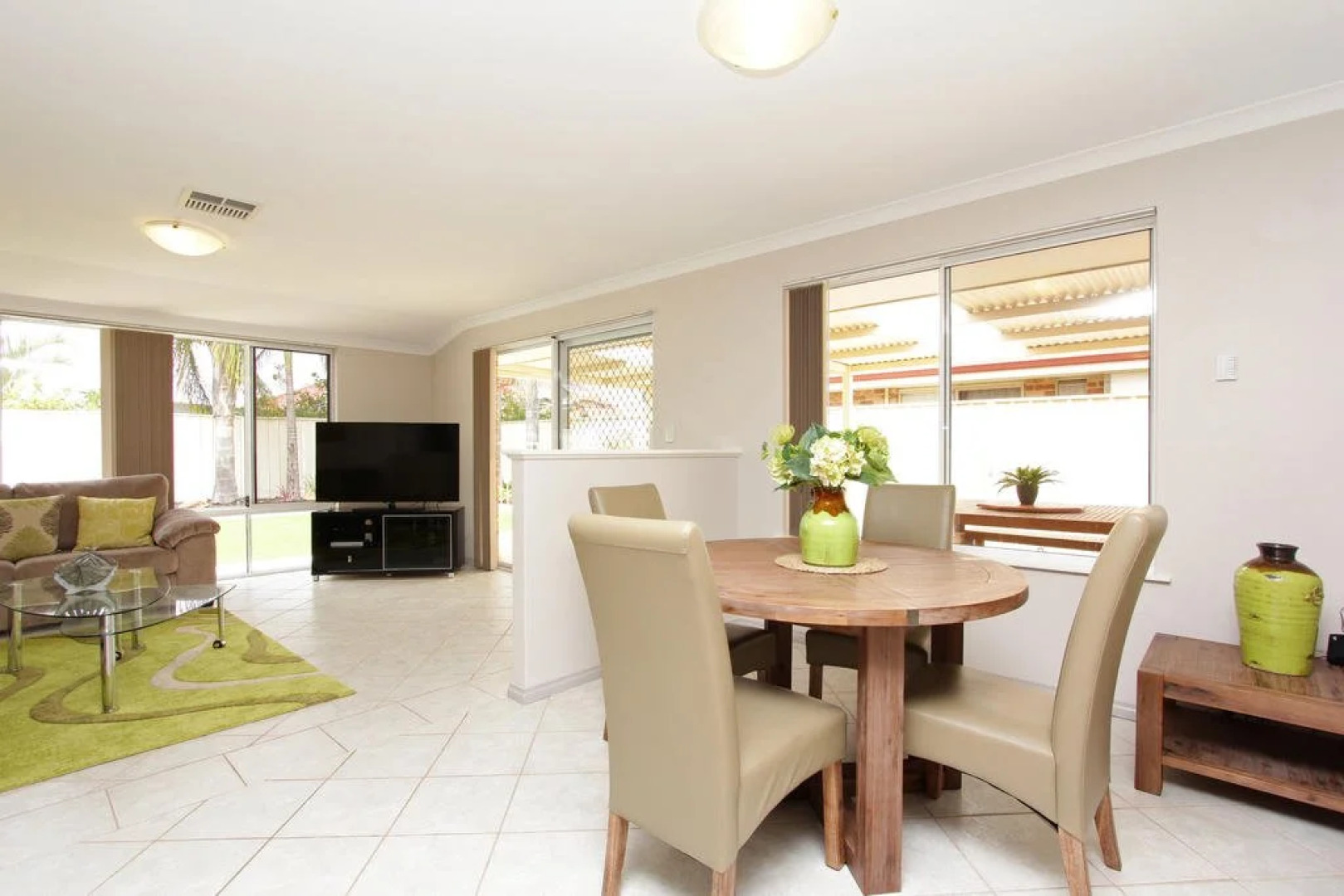 Adare House - Perth Holiday Homes