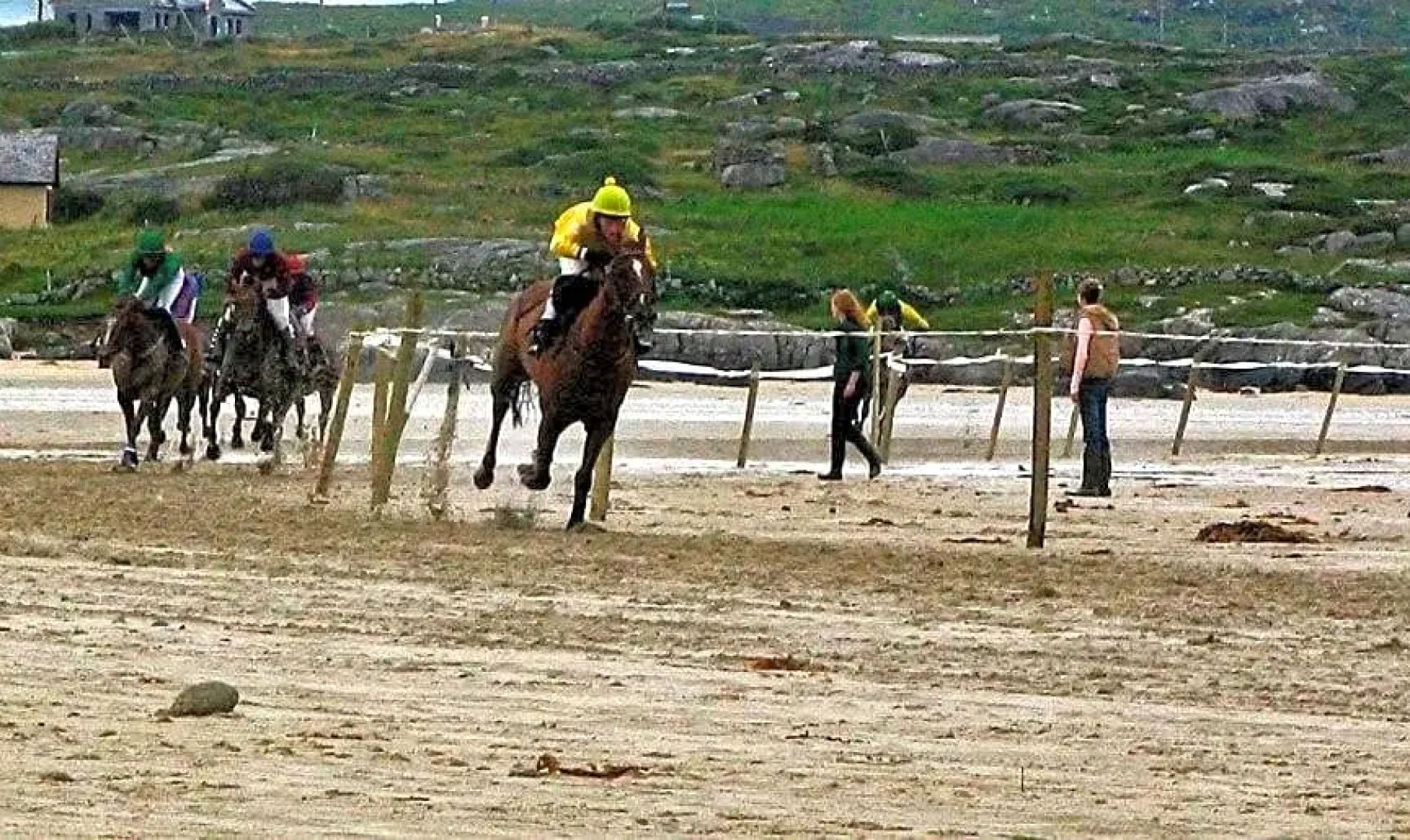 DeCourceys Hazelbrook Farmhouse BB