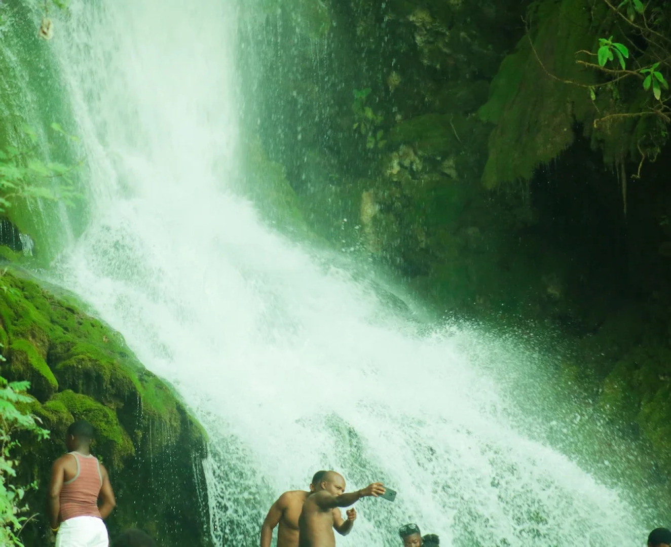 T-CA Guest House & Resto