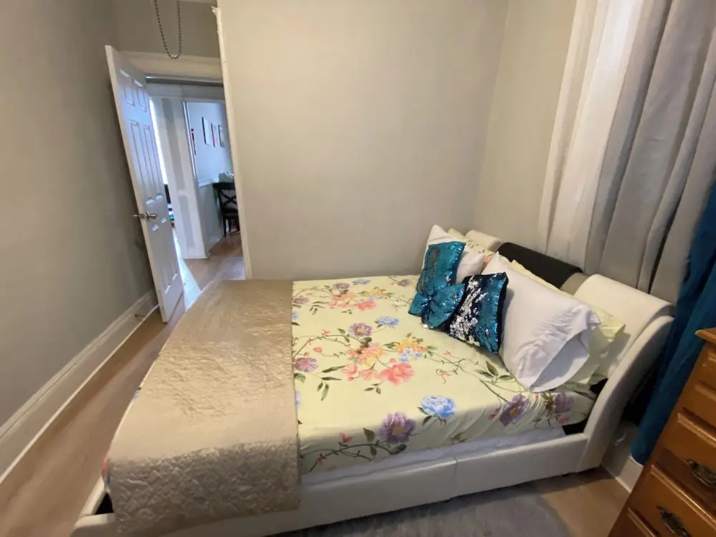 Charming 2 Bedrooms apt One Step to NYC