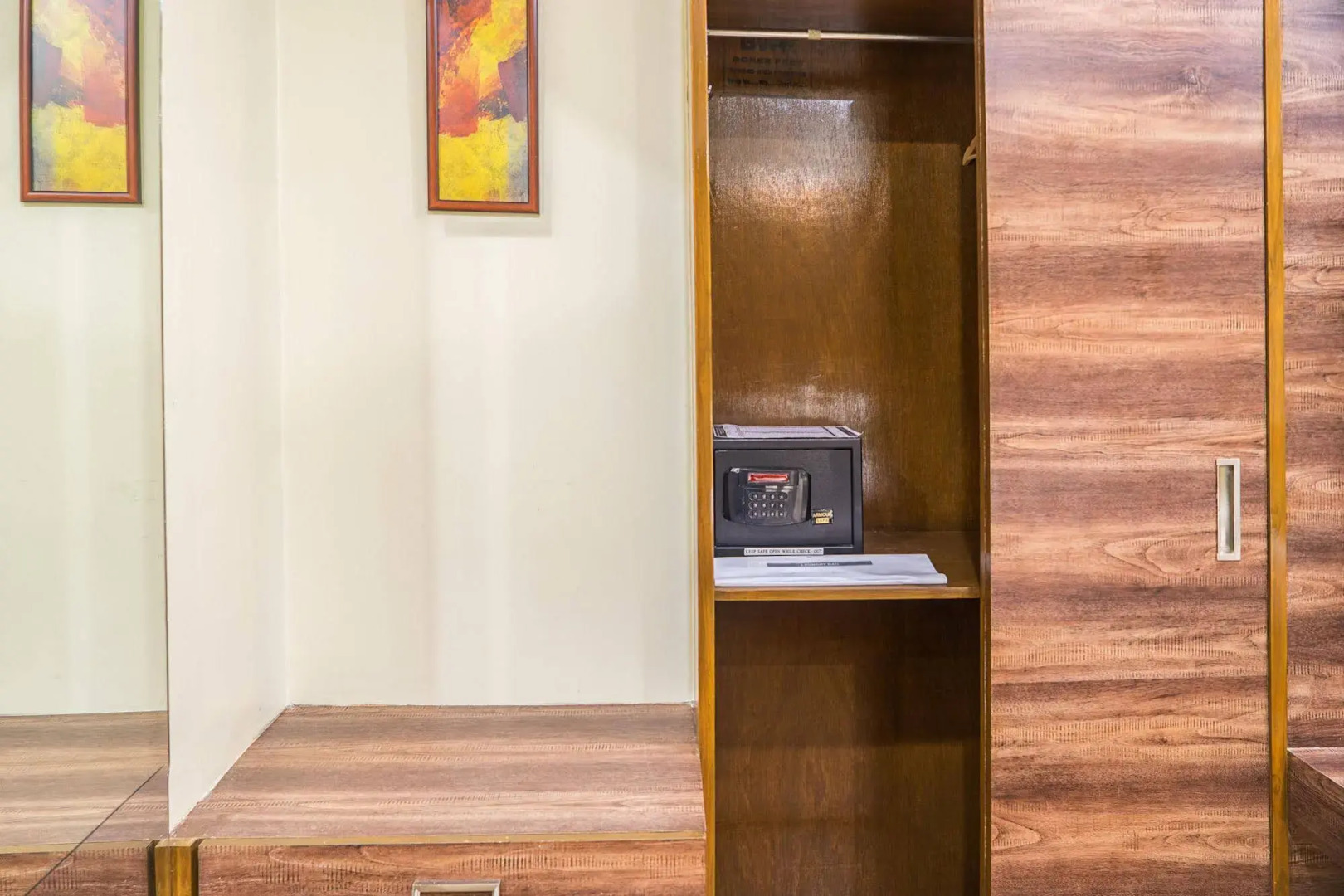 Super Inn Armoise Hotel